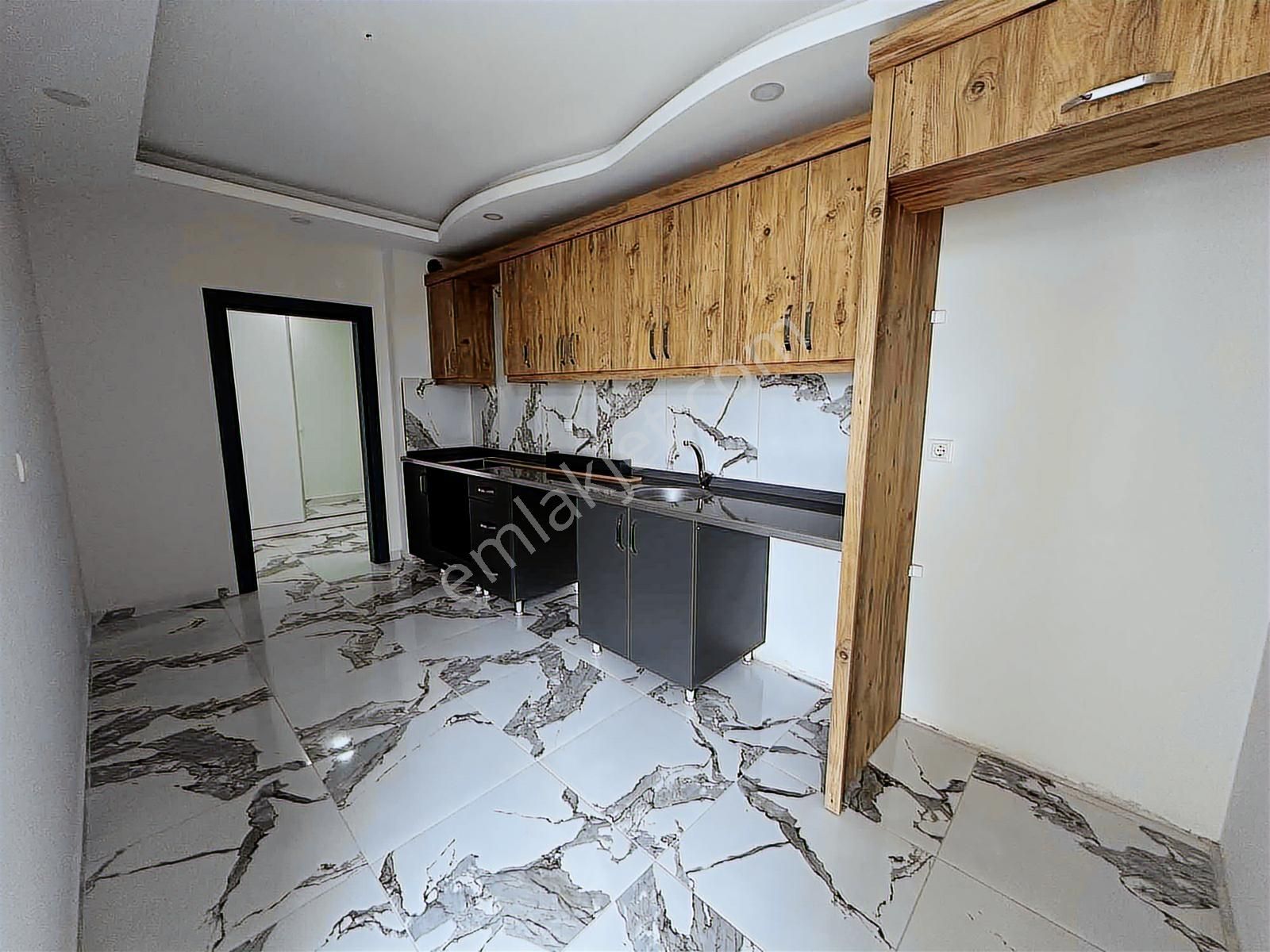 Satılık Konum Efsane Daire Şahane Ana Cadde Üzeri