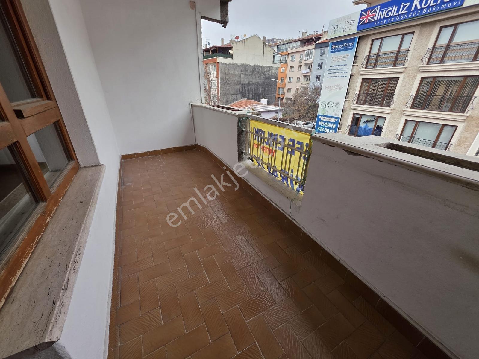 İvedik Metroya Çok Yakın Katta 3+1 Yapılı Geniş Daire - Görsel 33