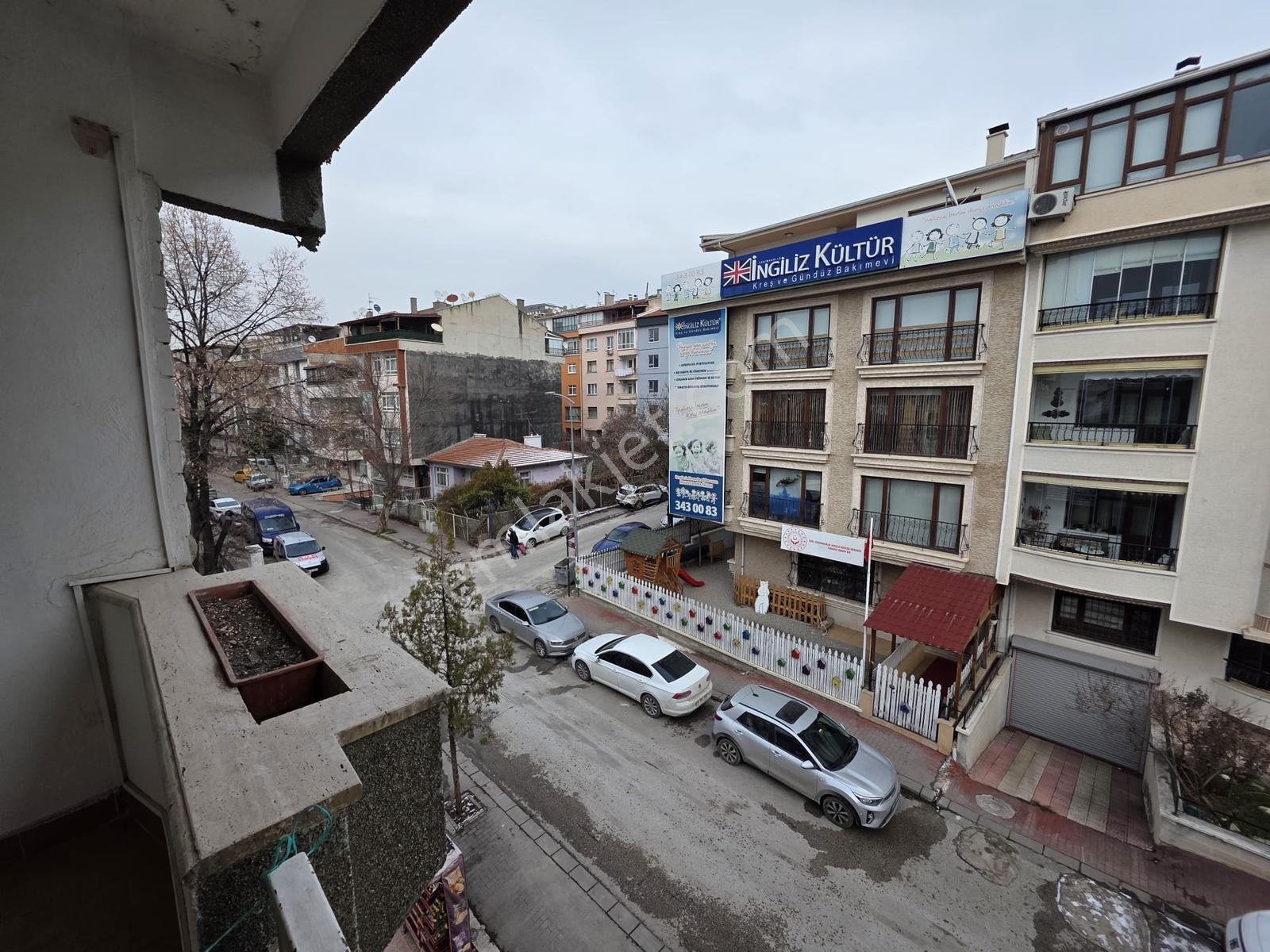 İvedik Metroya Çok Yakın Katta 3+1 Yapılı Geniş Daire - Görsel 34