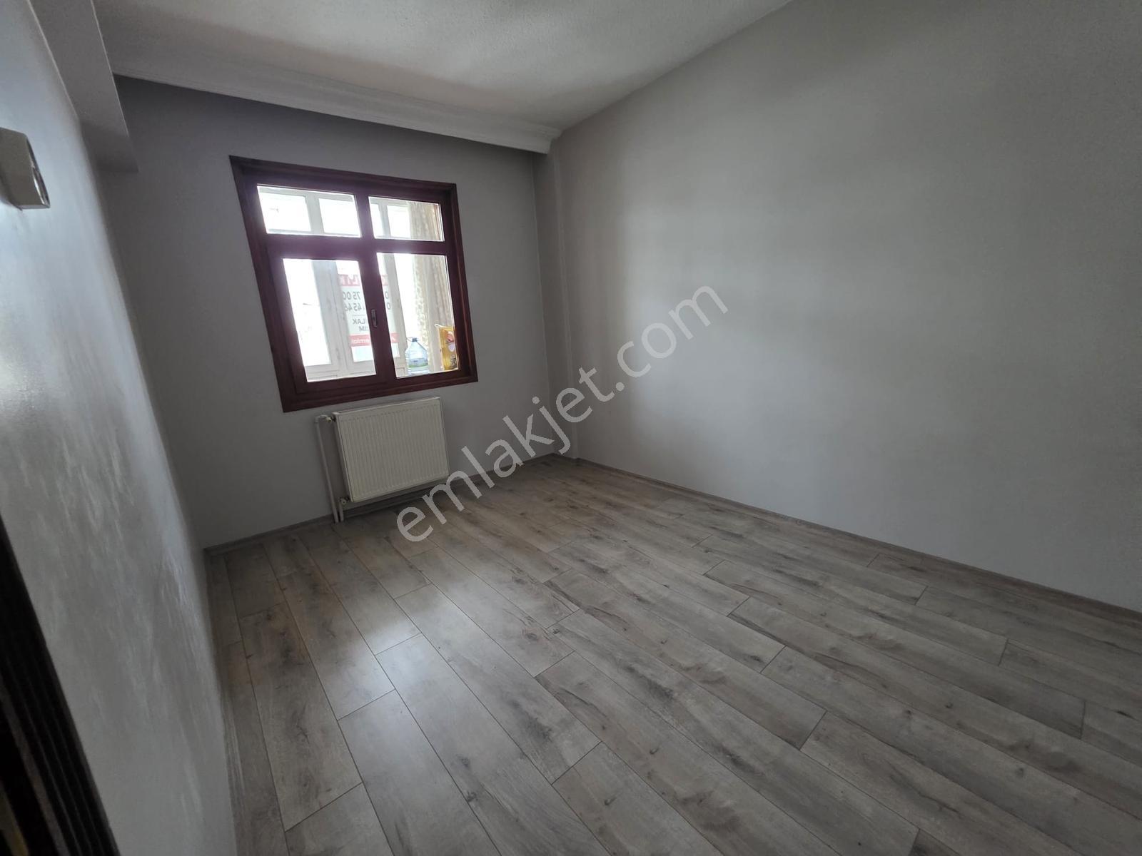 İvedik Metroya Çok Yakın Katta 3+1 Yapılı Geniş Daire - Görsel 14