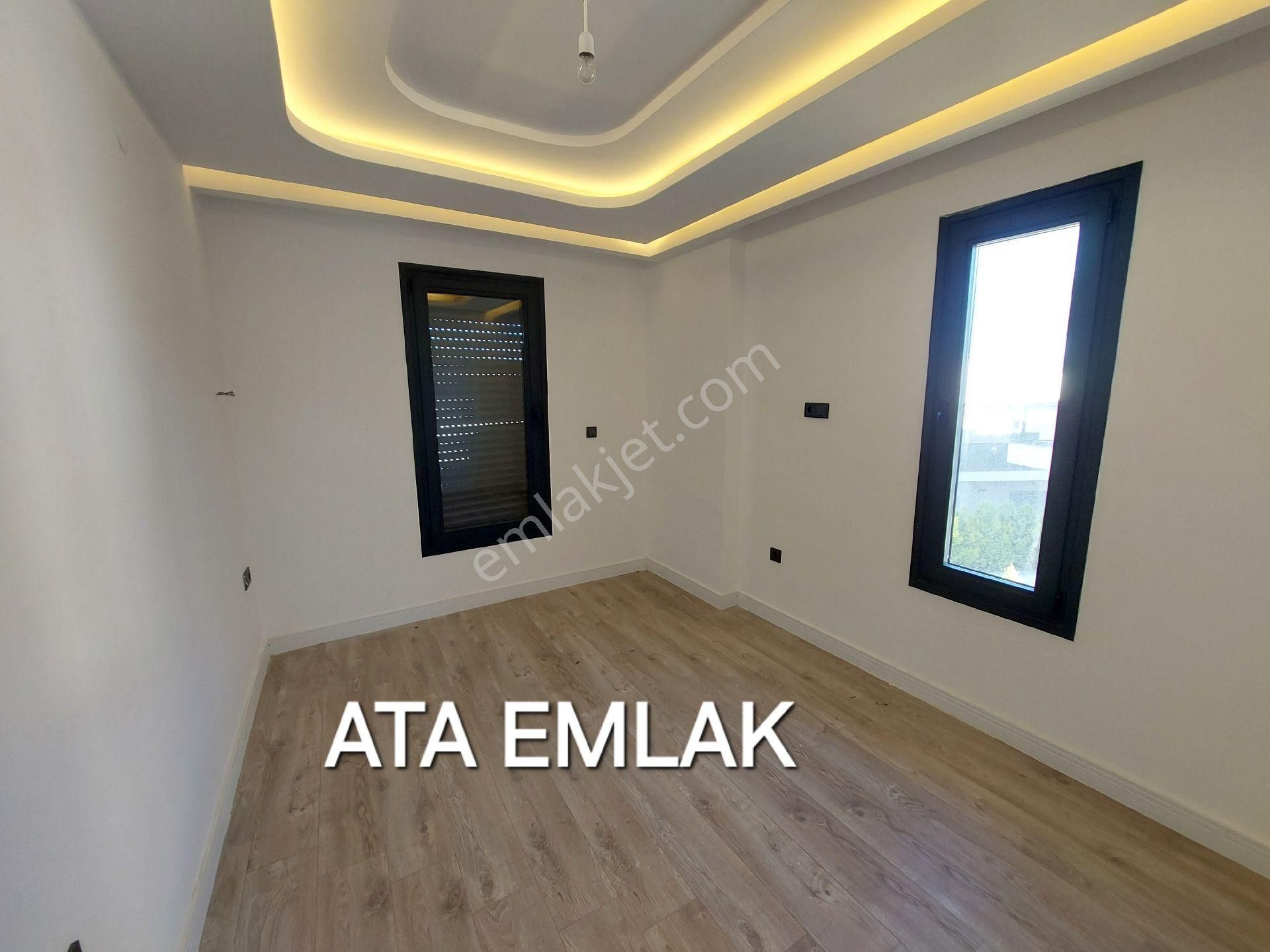 Kuşadasında Avm'lere Yakın Havuzlu Sitede Geniş Bahçeli Sıfır Villa - Görsel 18