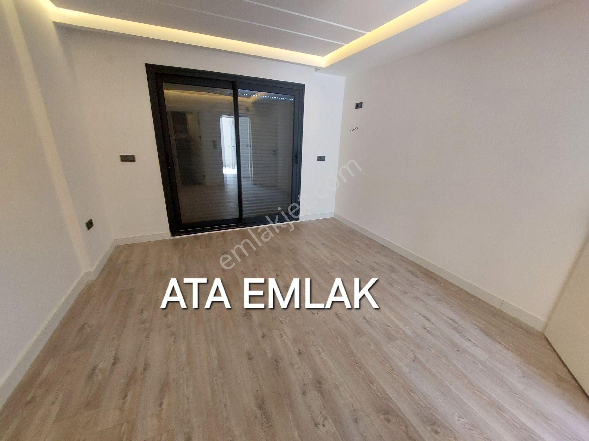 Kuşadasında Avm'lere Yakın Havuzlu Sitede Geniş Bahçeli Sıfır Villa - Görsel 29