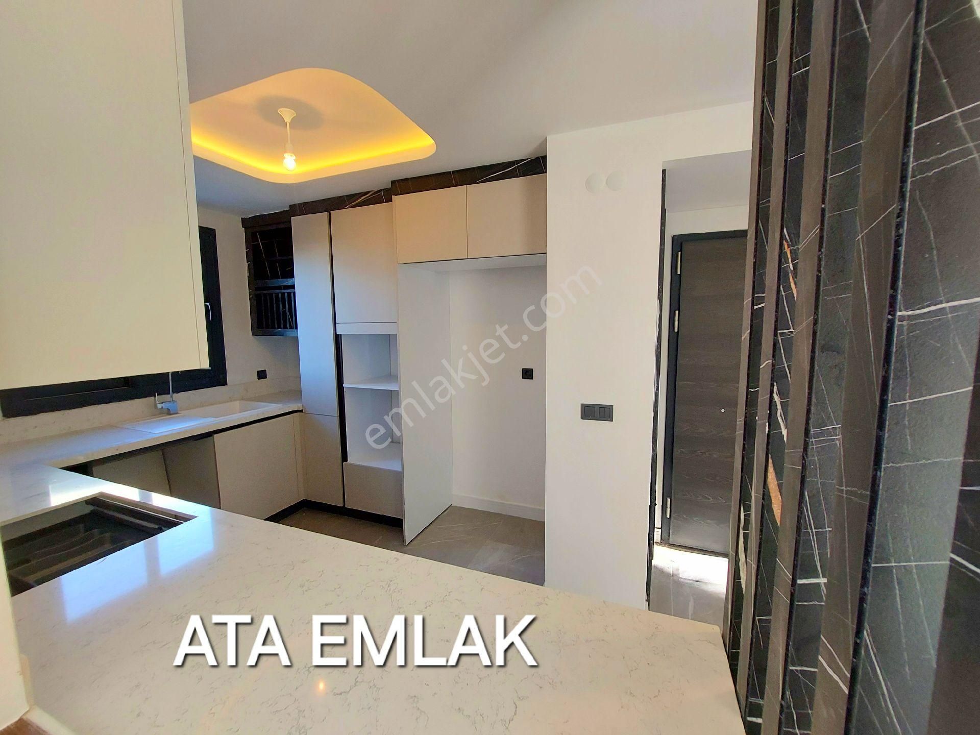 Kuşadasında Avm'lere Yakın Havuzlu Sitede Geniş Bahçeli Sıfır Villa - Görsel 14