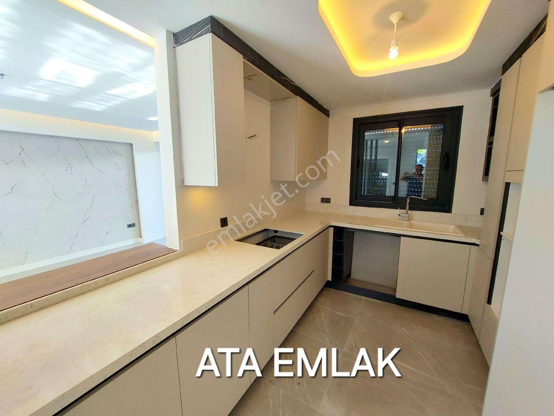 Kuşadasında Avm'lere Yakın Havuzlu Sitede Geniş Bahçeli Sıfır Villa - Görsel 13