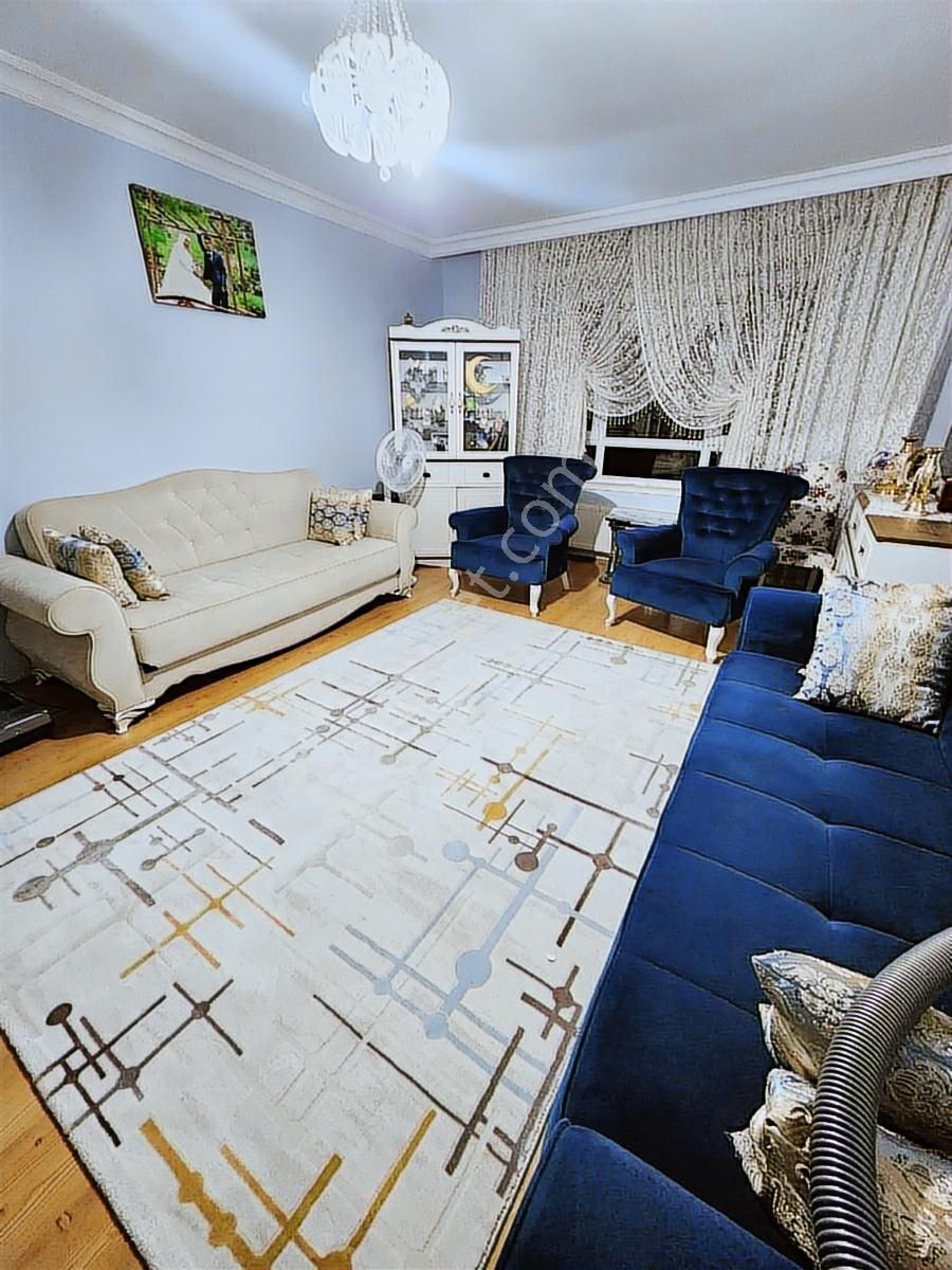 Karapürçekte 1.katta 125 M2 Masrafsız Asansörlü