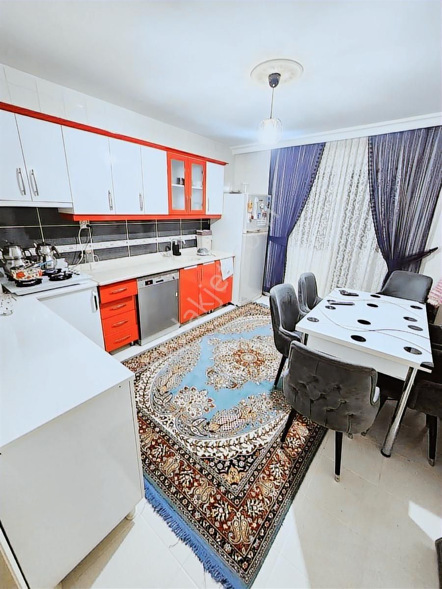 Karapürçekte 1.katta 125 M2 Masrafsız Asansörlü - Görsel 8