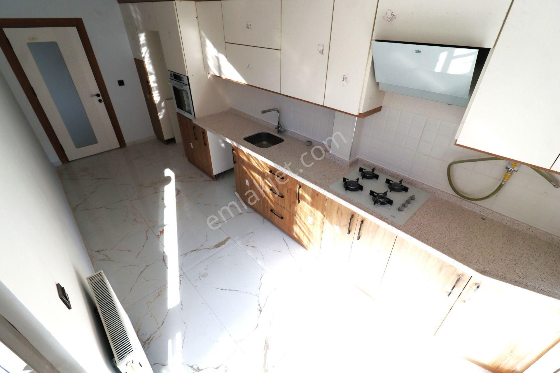 Akçay'da Aygülden Sıfır Ara Kat Ön Cephe Ayrı Mutfak Ebeveyn Banyolu Doğalgazlı 2+1 Satılık Daireler - Görsel 2