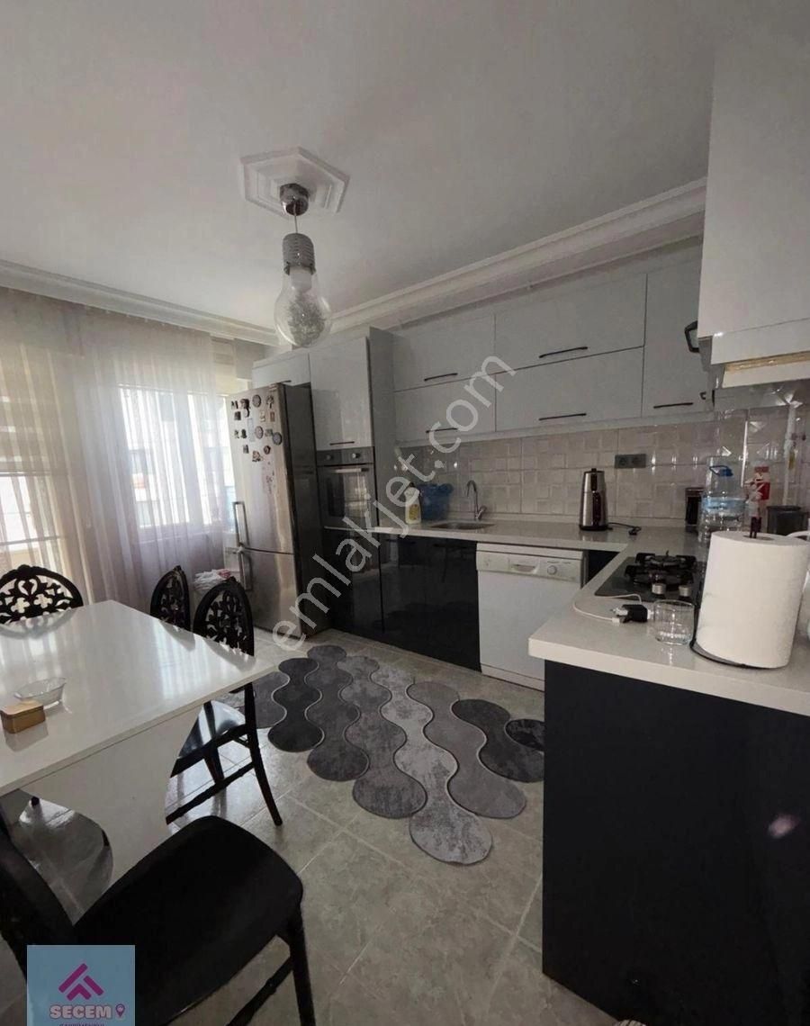 Bandırma 17 Eylül Mahallesi’nde Satılık Bakımlı 3+1 Daire