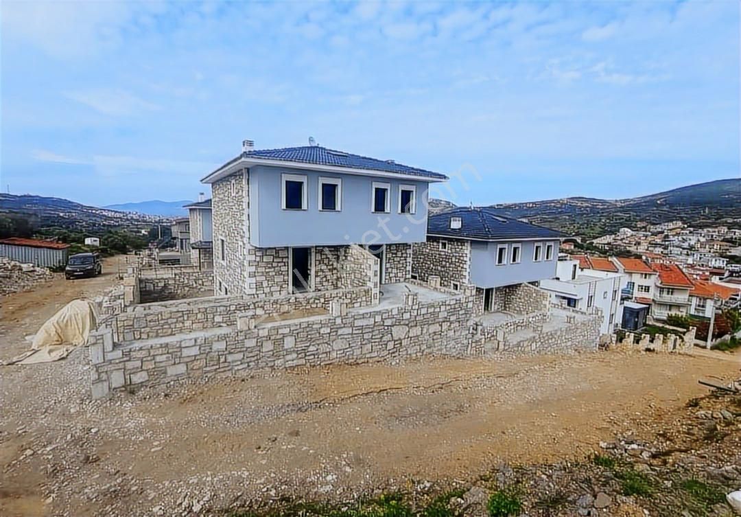 Yeni Foça Narezen'de Denize Yakın Sıfır 3+1 Tripleks Villa - Görsel 4