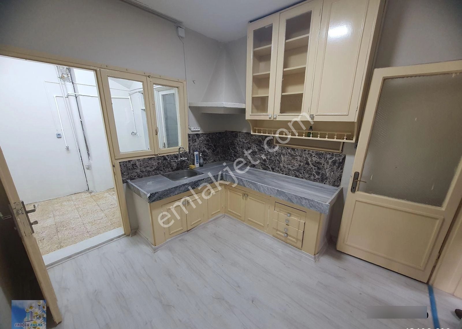 Ataşehir De İzbana Tranvaya Yakın Merkezde Kiralık 2+1 Daire - Görsel 23