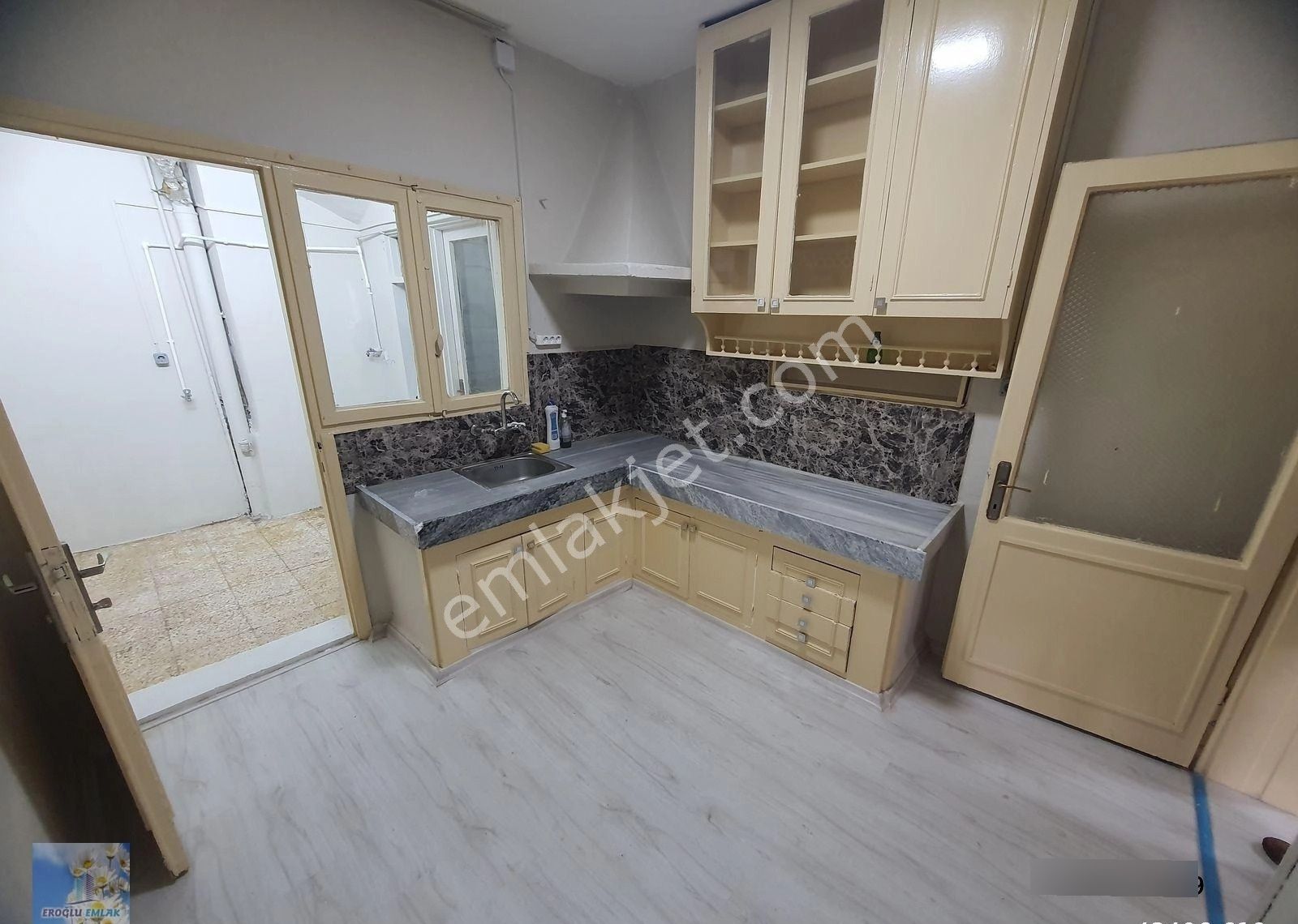 Ataşehir De İzbana Tranvaya Yakın Merkezde Kiralık 2+1 Daire - Görsel 4