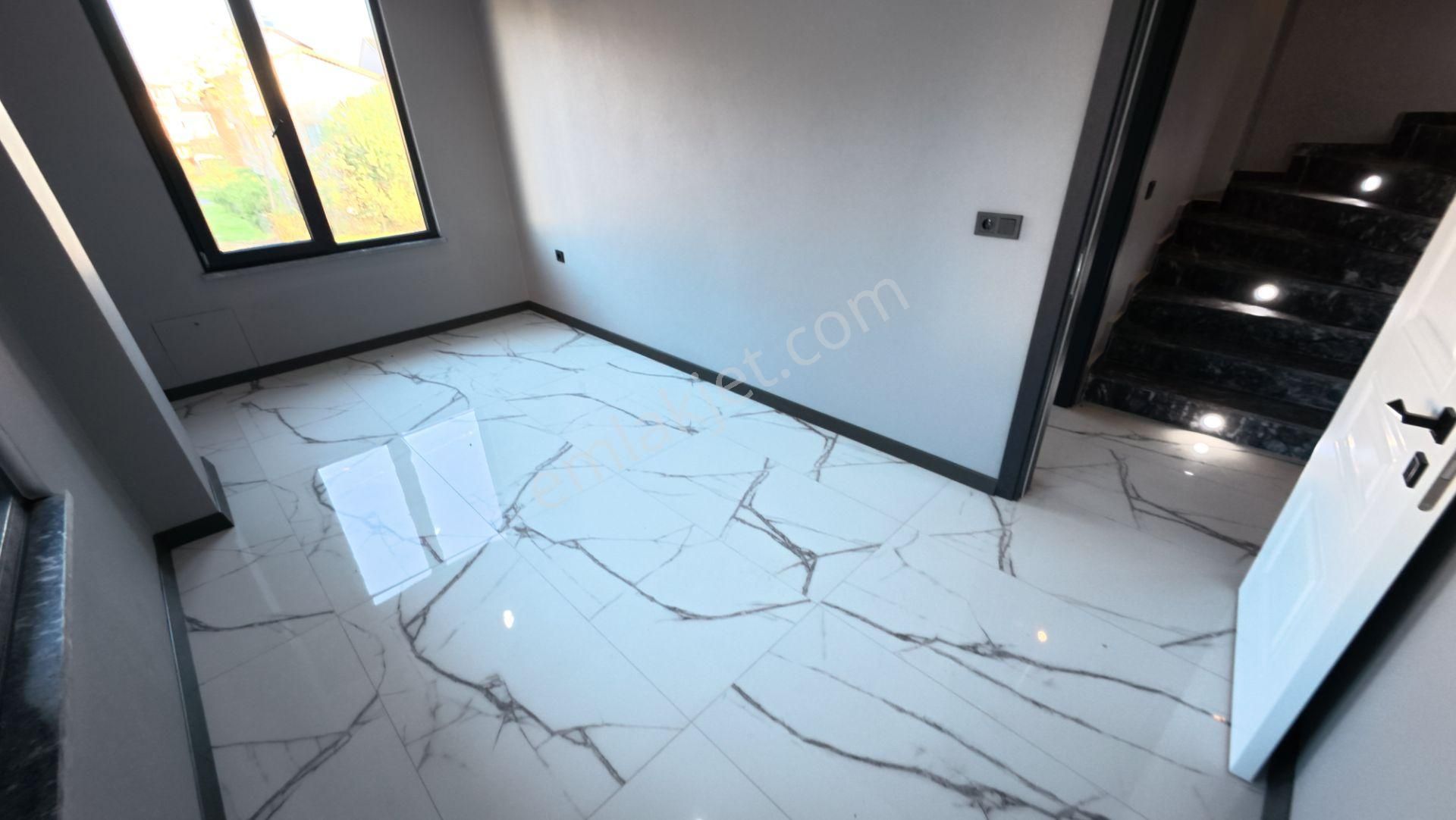 Kocaali De Deniz Manzaralı Şık Mutfak Dolaplı 3+1 Villa - Görsel 5