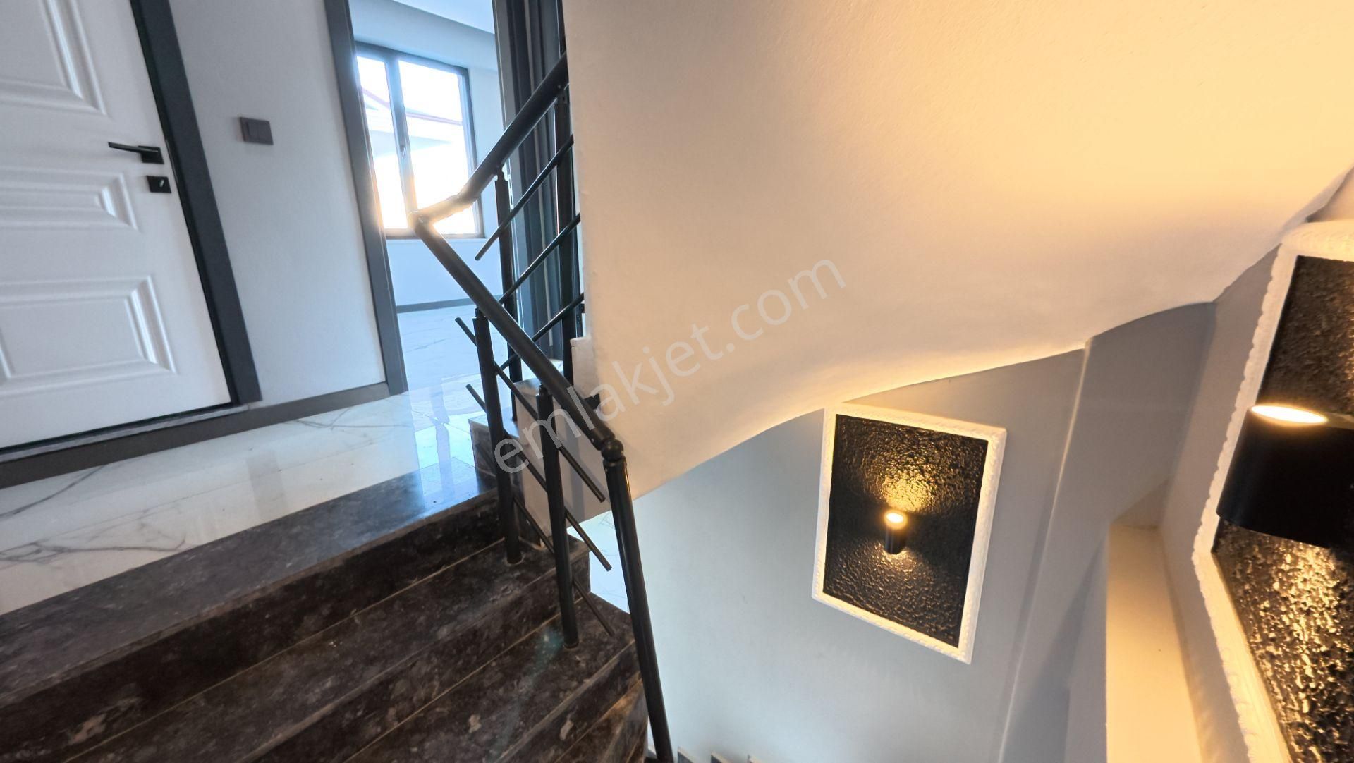 Kocaali De Deniz Manzaralı Şık Mutfak Dolaplı 3+1 Villa - Görsel 33