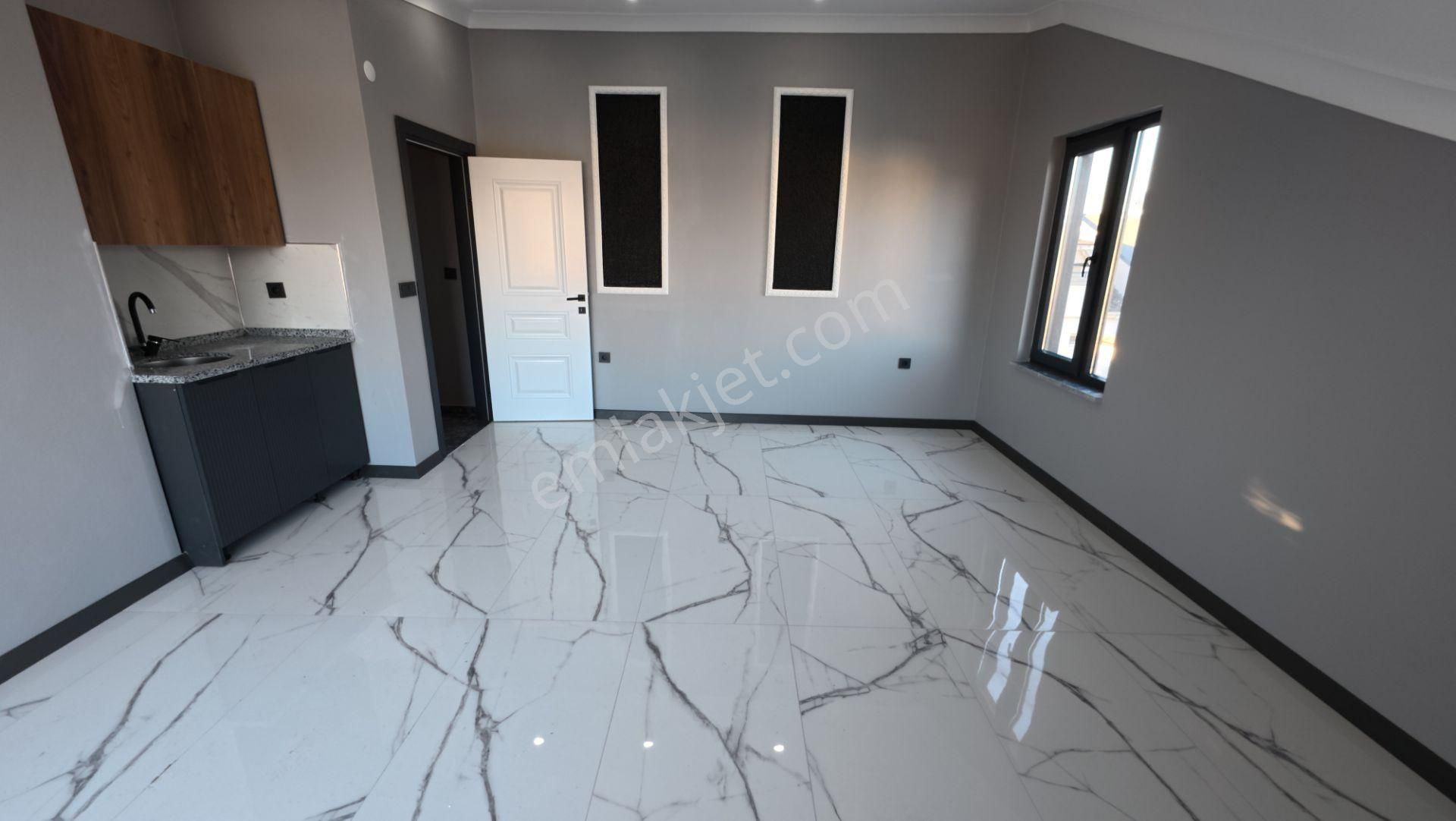 Kocaali De Deniz Manzaralı Şık Mutfak Dolaplı 3+1 Villa - Görsel 24