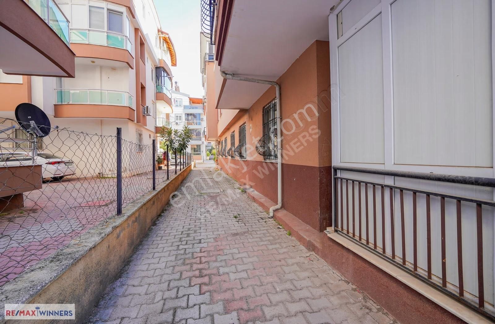 Fabrikalar Mahallesinde Kiralık 2+1 Daire Merkezi Konumda - Görsel 14