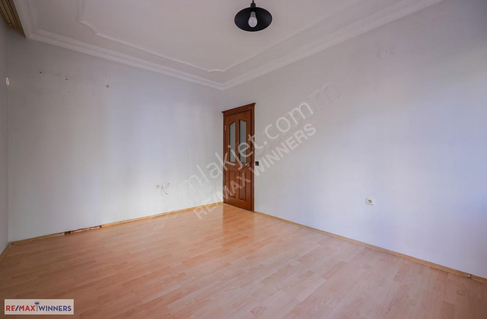 Fabrikalar Mahallesinde Kiralık 2+1 Daire Merkezi Konumda - Görsel 35