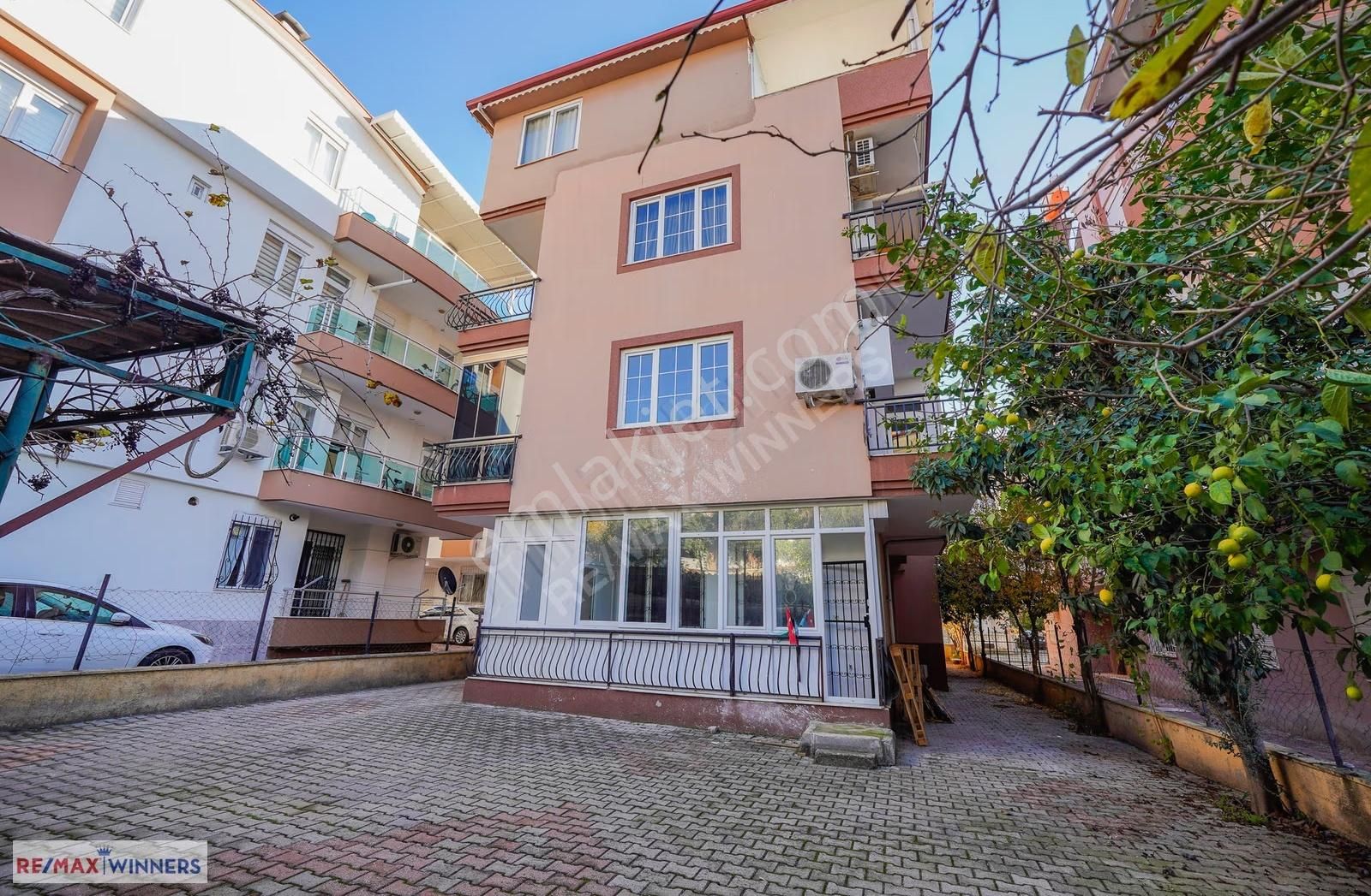 Fabrikalar Mahallesinde Kiralık 2+1 Daire Merkezi Konumda