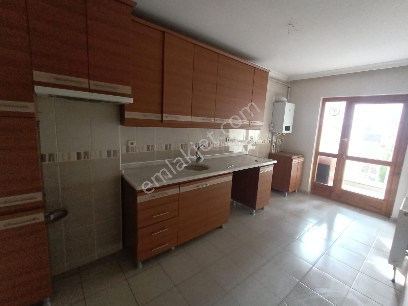 Etlik Şehir Hastanelerine Yakın Ara Katta Asansörlü Yapılı Daire - Görsel 3