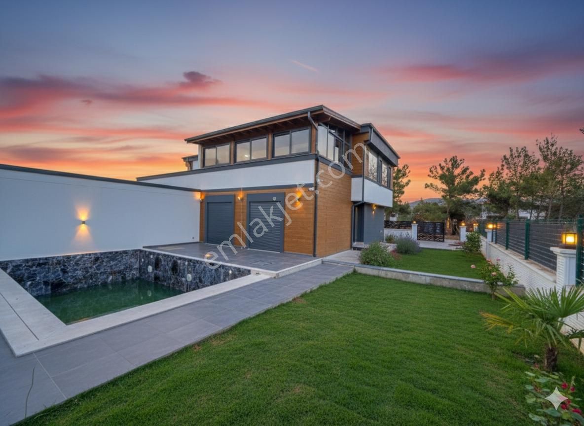 Seferihisar Kavakderede 550m² Arsa,ultra Lüks Havuzlu 3+2 Villa