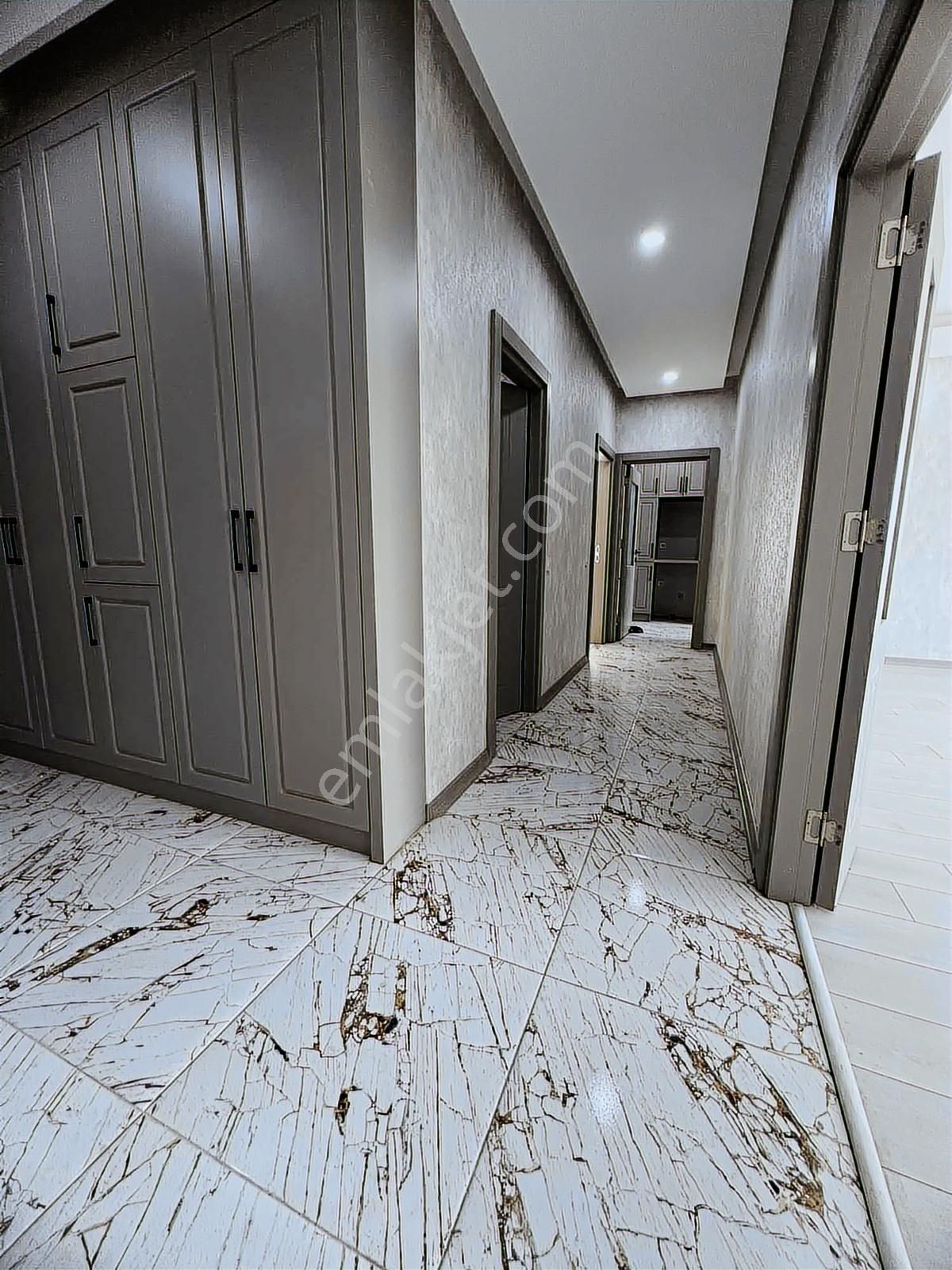 Aksu Altıntaş Cadde Üzerinde 2+1 Ayrı Mutfaklı Havuzlu - Görsel 11