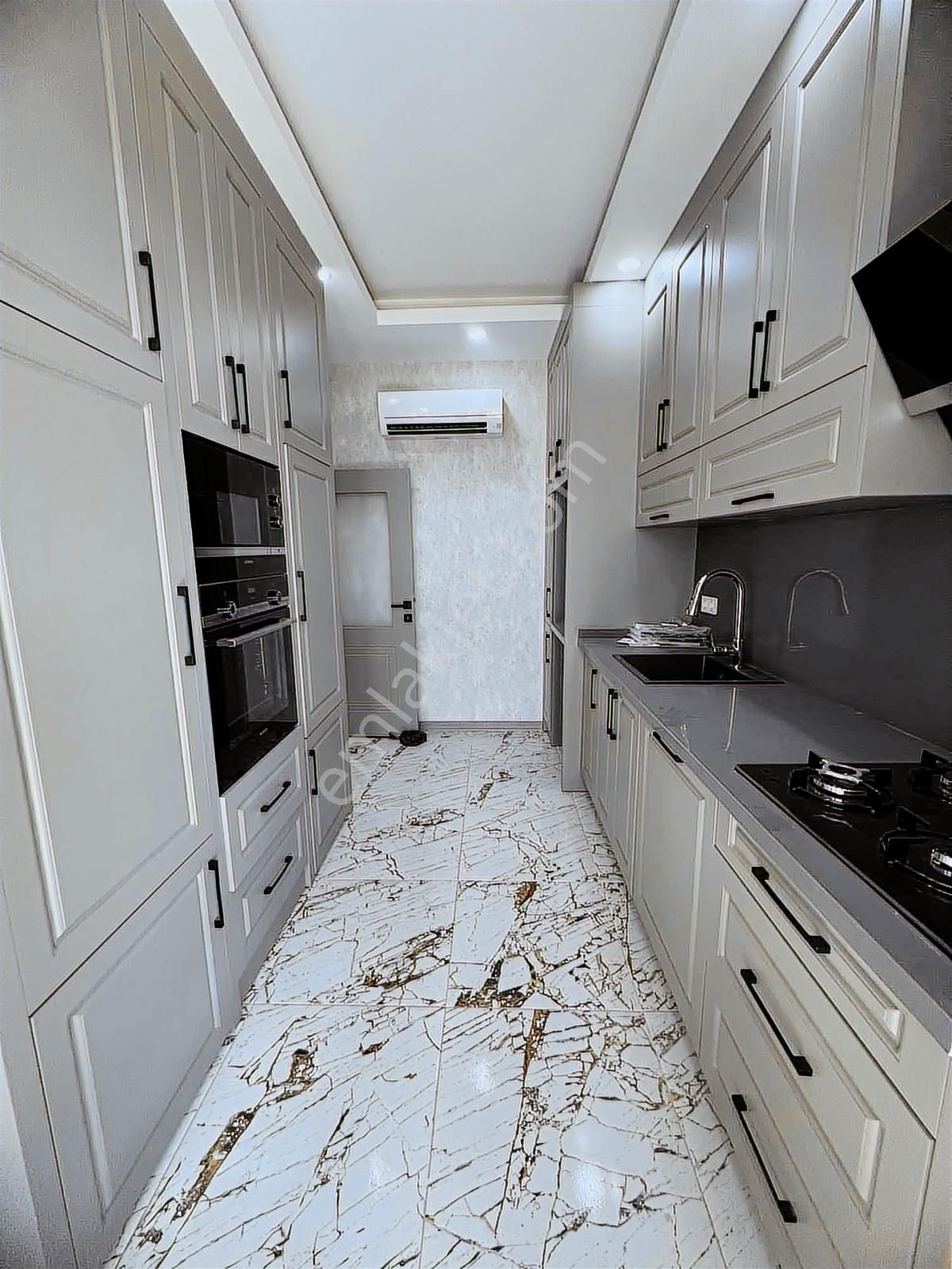 Aksu Altıntaş Cadde Üzerinde 2+1 Ayrı Mutfaklı Havuzlu - Görsel 6