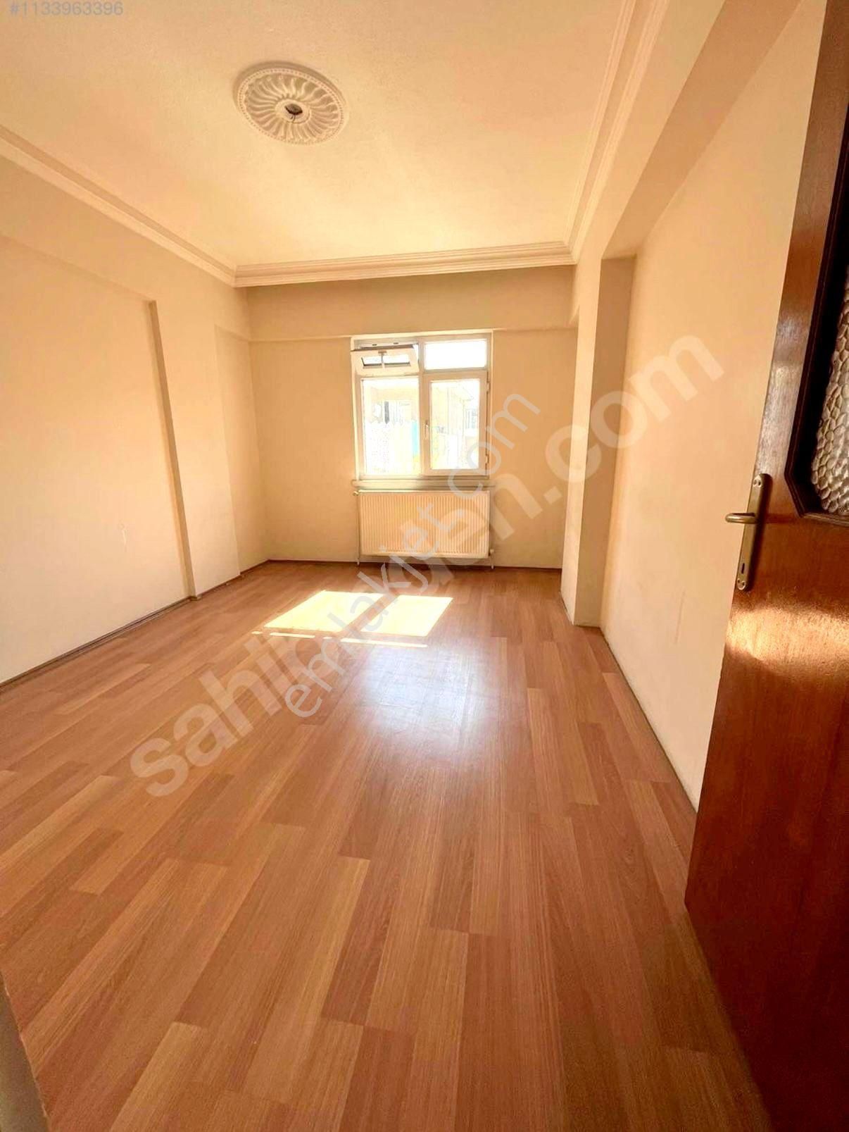 Emre Emlaktan Ahi Mesut Bulvarı Yakını Hürriyet Caddesi Üzerinde **boş** Satılık 3+1 Daire - Görsel 5