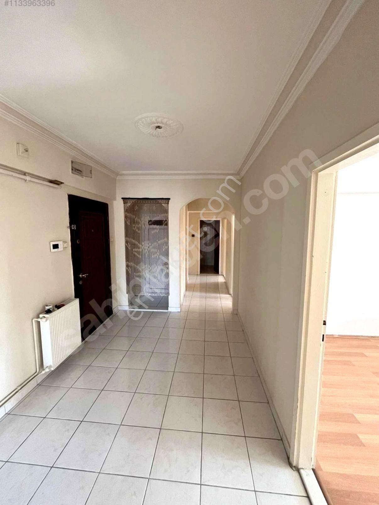 Emre Emlaktan Ahi Mesut Bulvarı Yakını Hürriyet Caddesi Üzerinde **boş** Satılık 3+1 Daire - Görsel 6