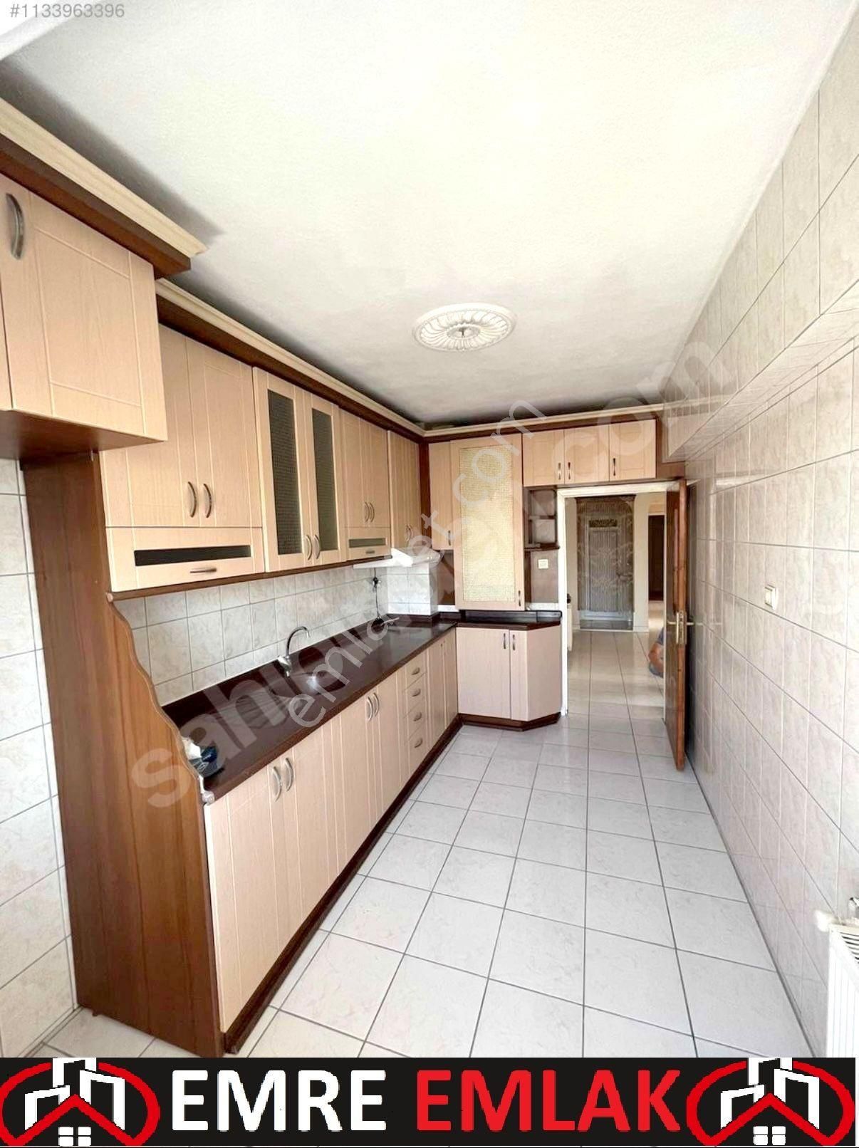 Emre Emlaktan Ahi Mesut Bulvarı Yakını Hürriyet Caddesi Üzerinde **boş** Satılık 3+1 Daire