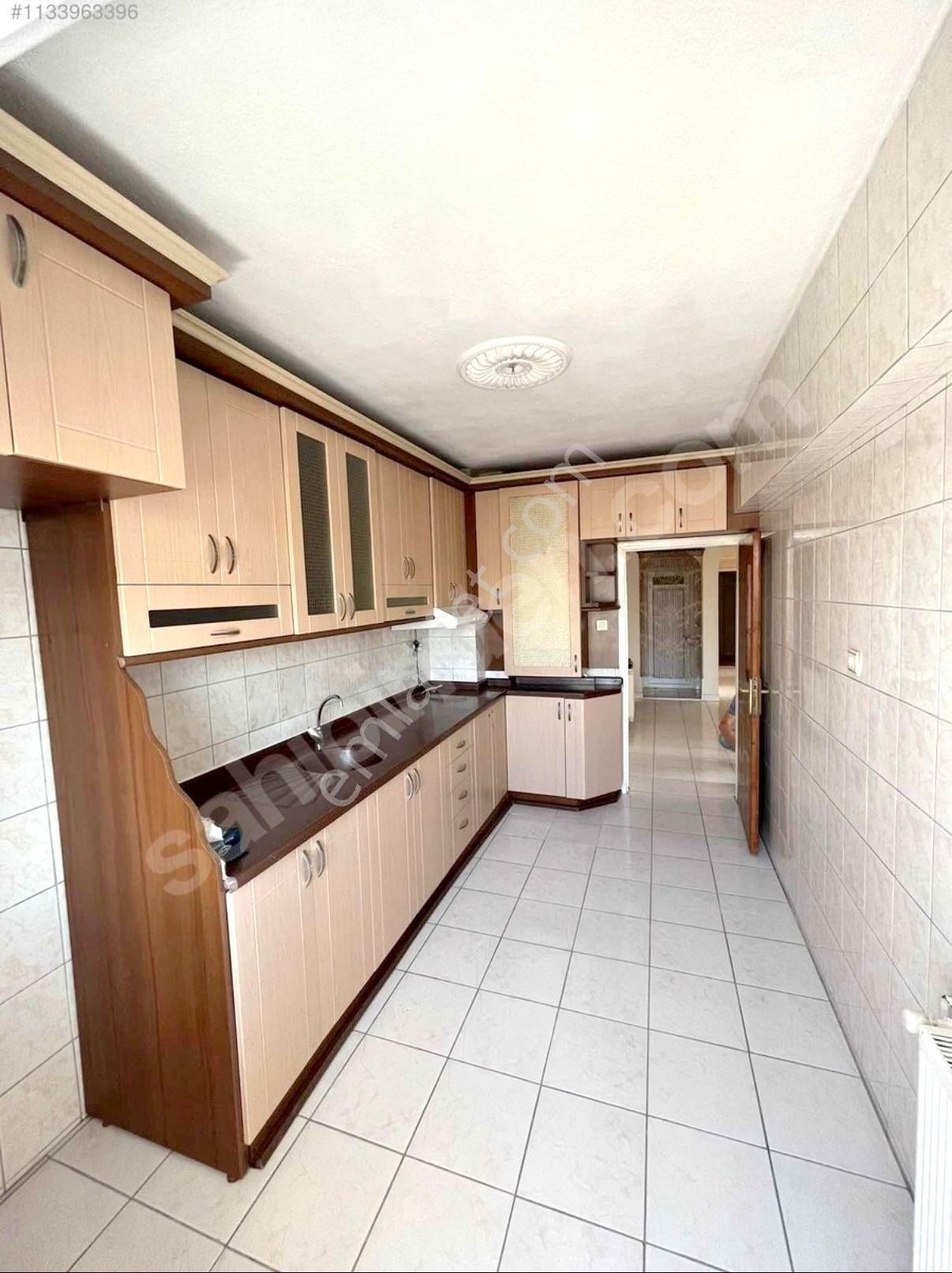 Emre Emlaktan Ahi Mesut Bulvarı Yakını Hürriyet Caddesi Üzerinde **boş** Satılık 3+1 Daire - Görsel 7