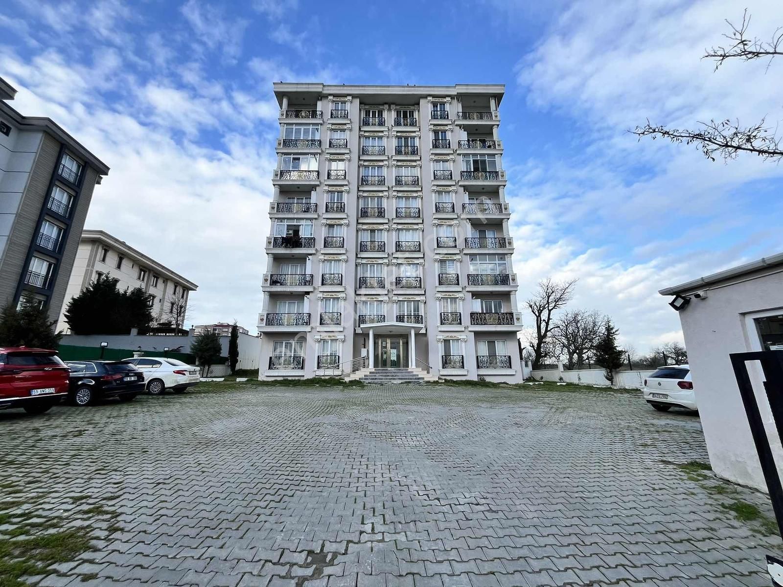 Savoy Residence'de Full Eşyalı Arakat 1+1 Satılık Daire