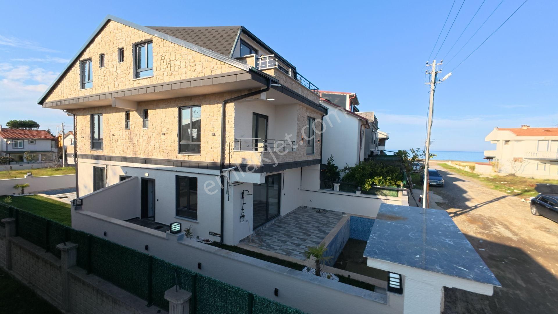 Sakarya Kocaali'de Müstakil Havuzlu 3+1 Modern Villa