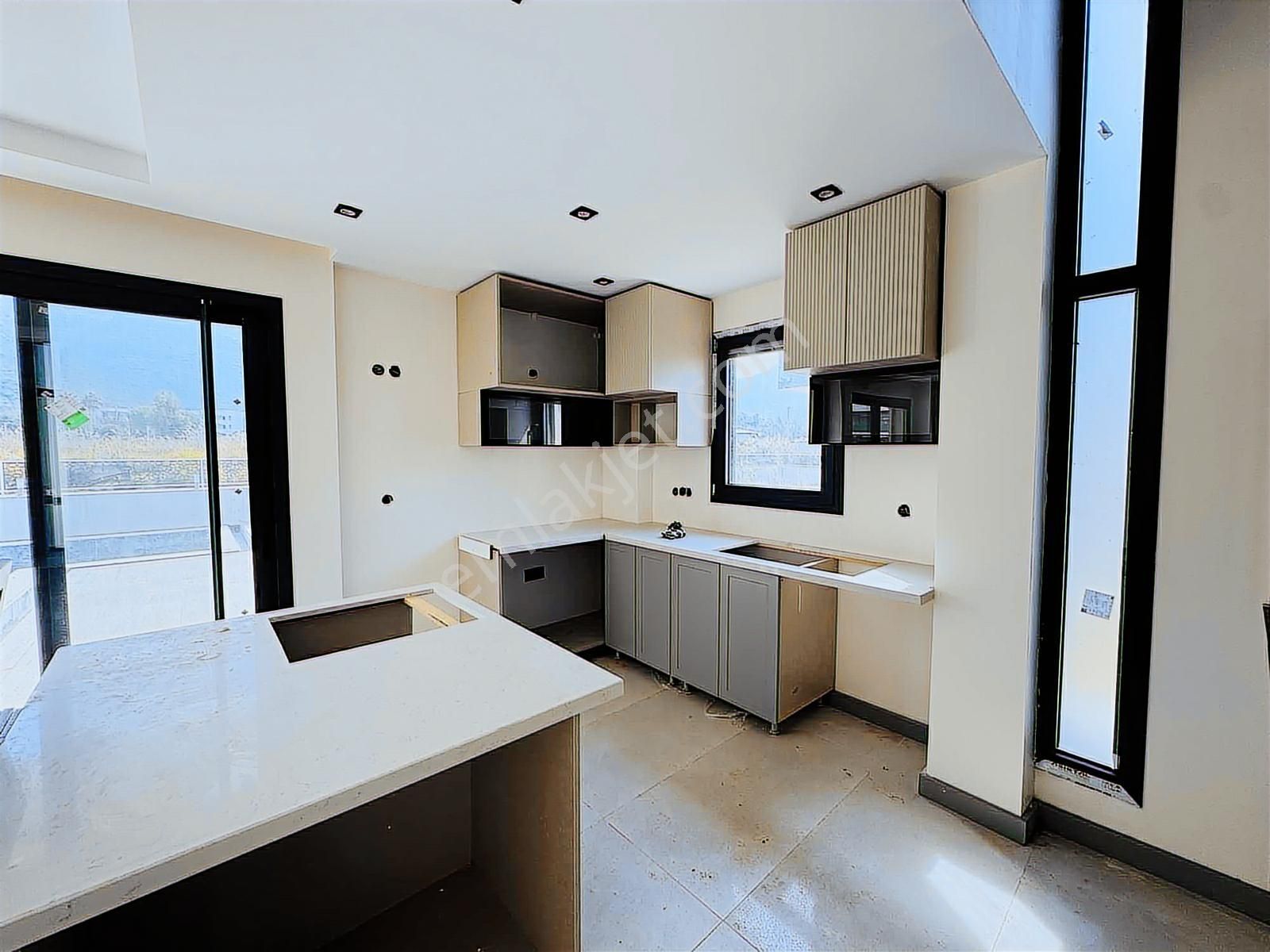 Güzelçamlı'da Denize 250 Mt Tek Müstakil Özel Havuzlu 3+1 Villa - Görsel 10