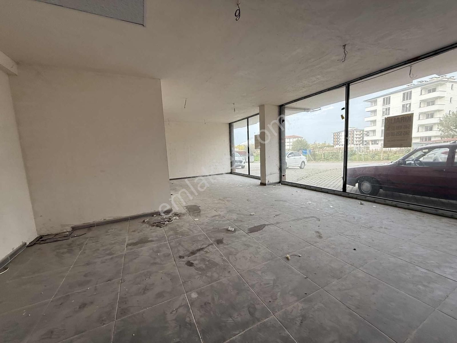 Yağmur Emlak'tan Tekkeköy'de Stadyuma Çok Yakın Kiralık Dükkan - Görsel 10