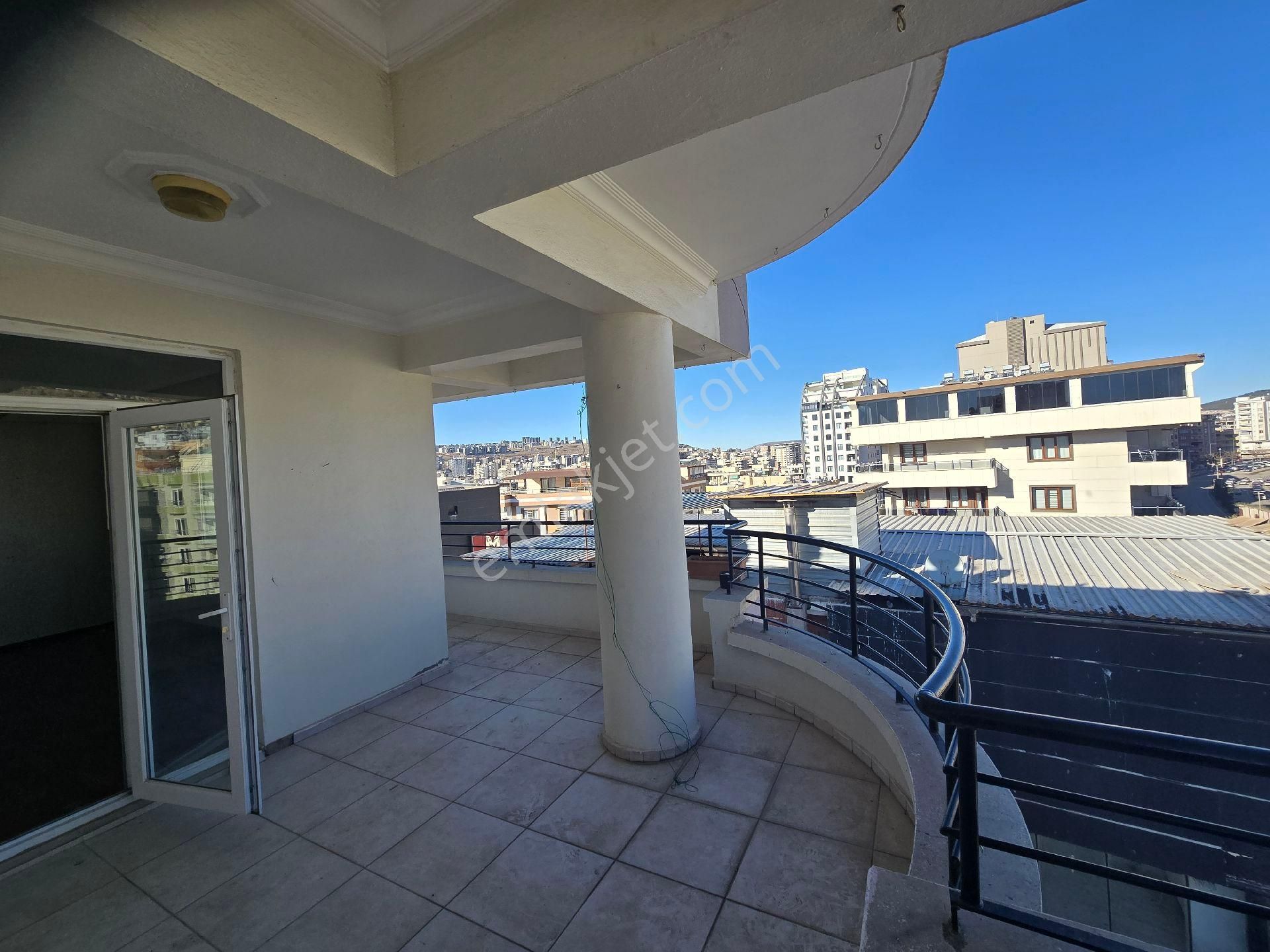 Karaköprü 35. Yol Üzerinde Acil Satılık 3+1 Daire - Görsel 23