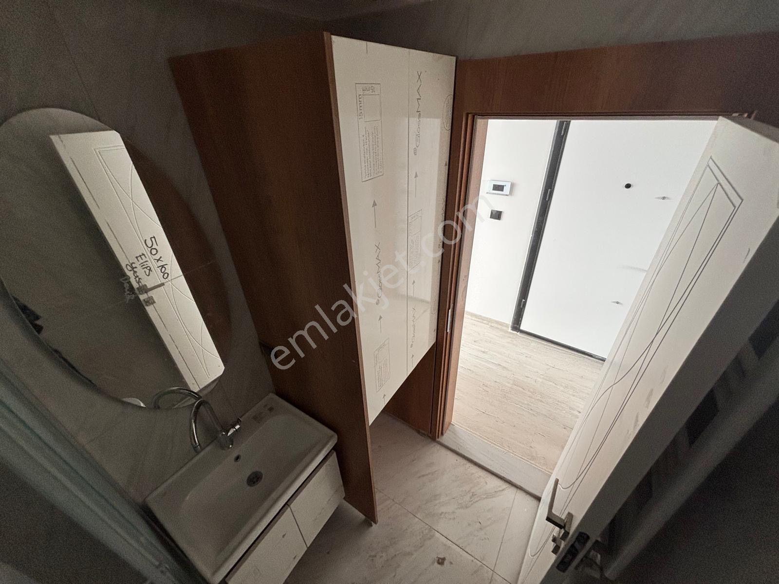 Mera Emlak Tuzcumurat Mh. Ön Cephe 1+1 55m2 Ultralüx Daire - Görsel 3