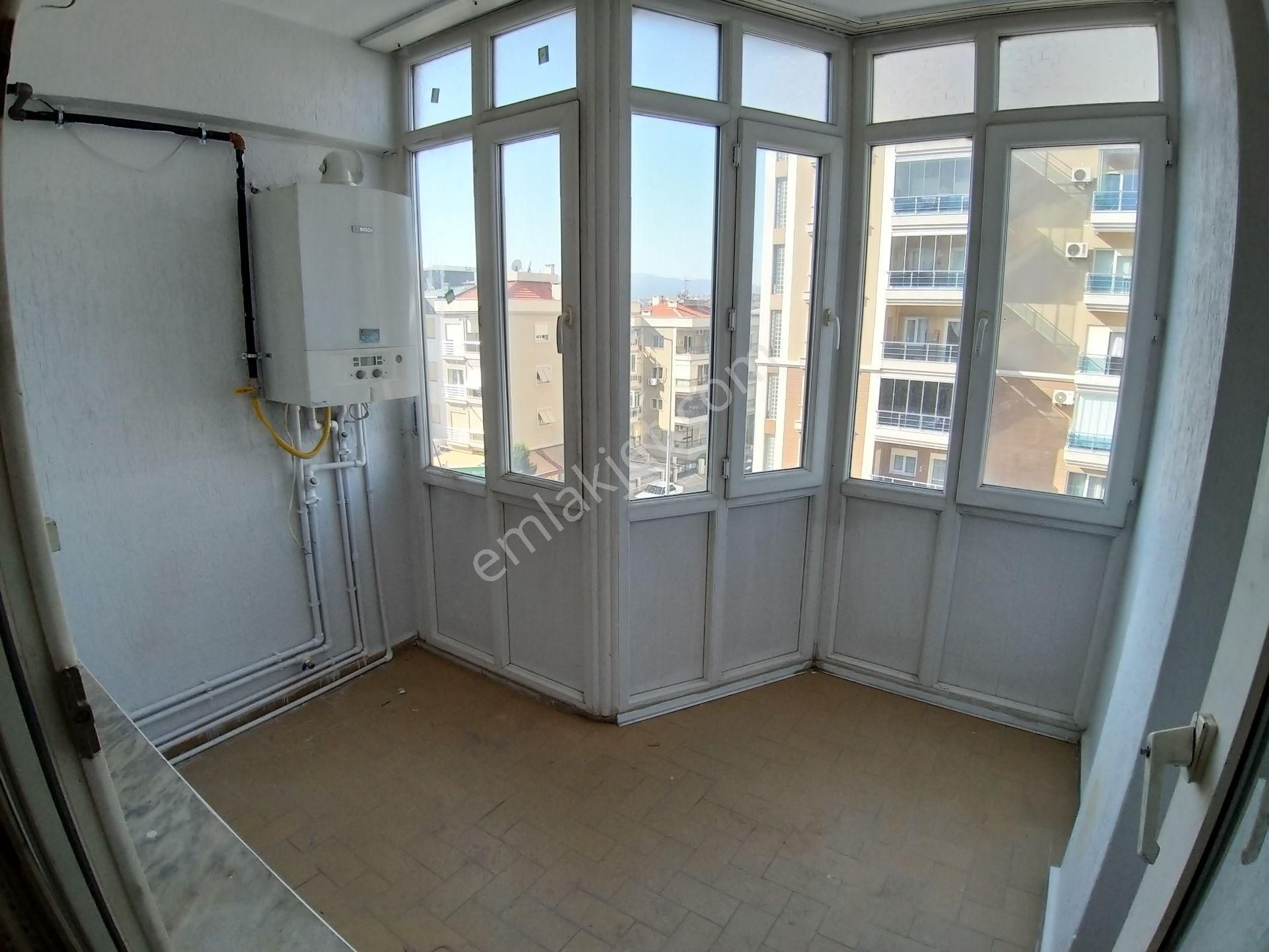 Buca Şirinyer Laleli Mahallesinde/uçanyolyanı //tünel Çıkışı/150m2//3+1arakat/köşe Masrfasız Daire - Görsel 8