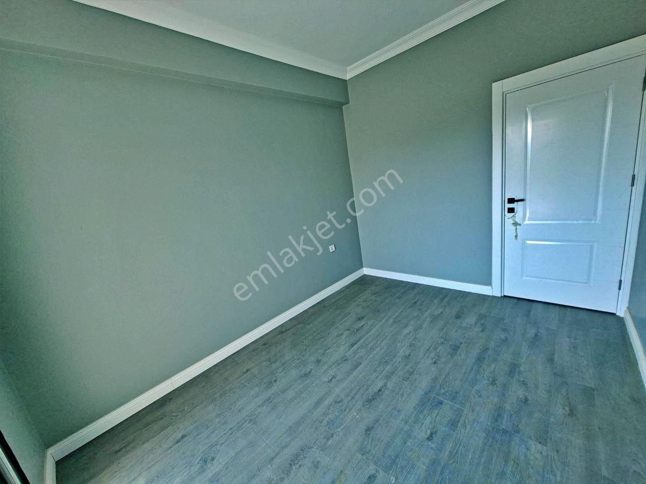 Uytundan Edremit Kadıköyde Özel Otoparklı Sıfır 3+1 Lüks Villa - Görsel 11