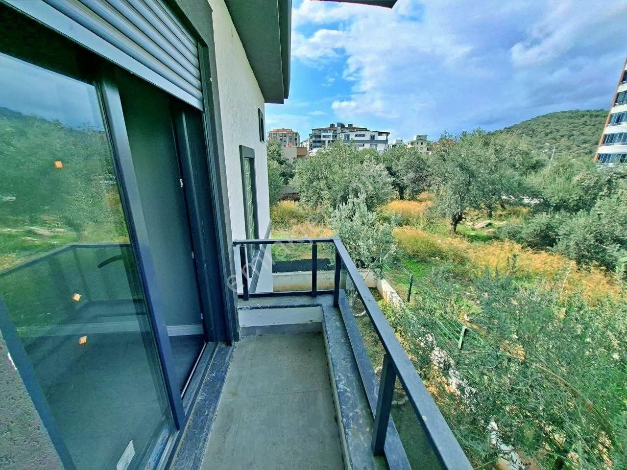 Uytundan Edremit Kadıköyde Özel Otoparklı Sıfır 3+1 Lüks Villa - Görsel 4