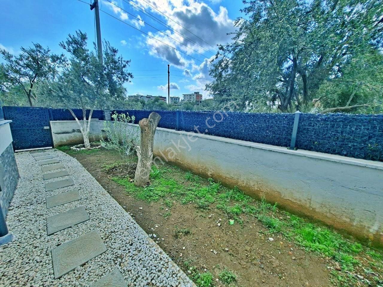 Uytundan Edremit Kadıköyde Özel Otoparklı Sıfır 3+1 Lüks Villa - Görsel 3