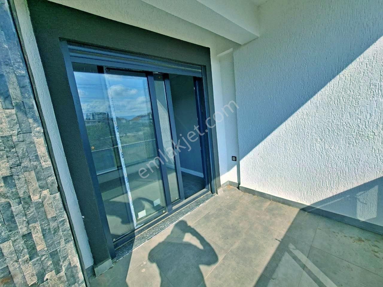 Uytundan Edremit Kadıköyde Özel Otoparklı Sıfır 3+1 Lüks Villa - Görsel 24