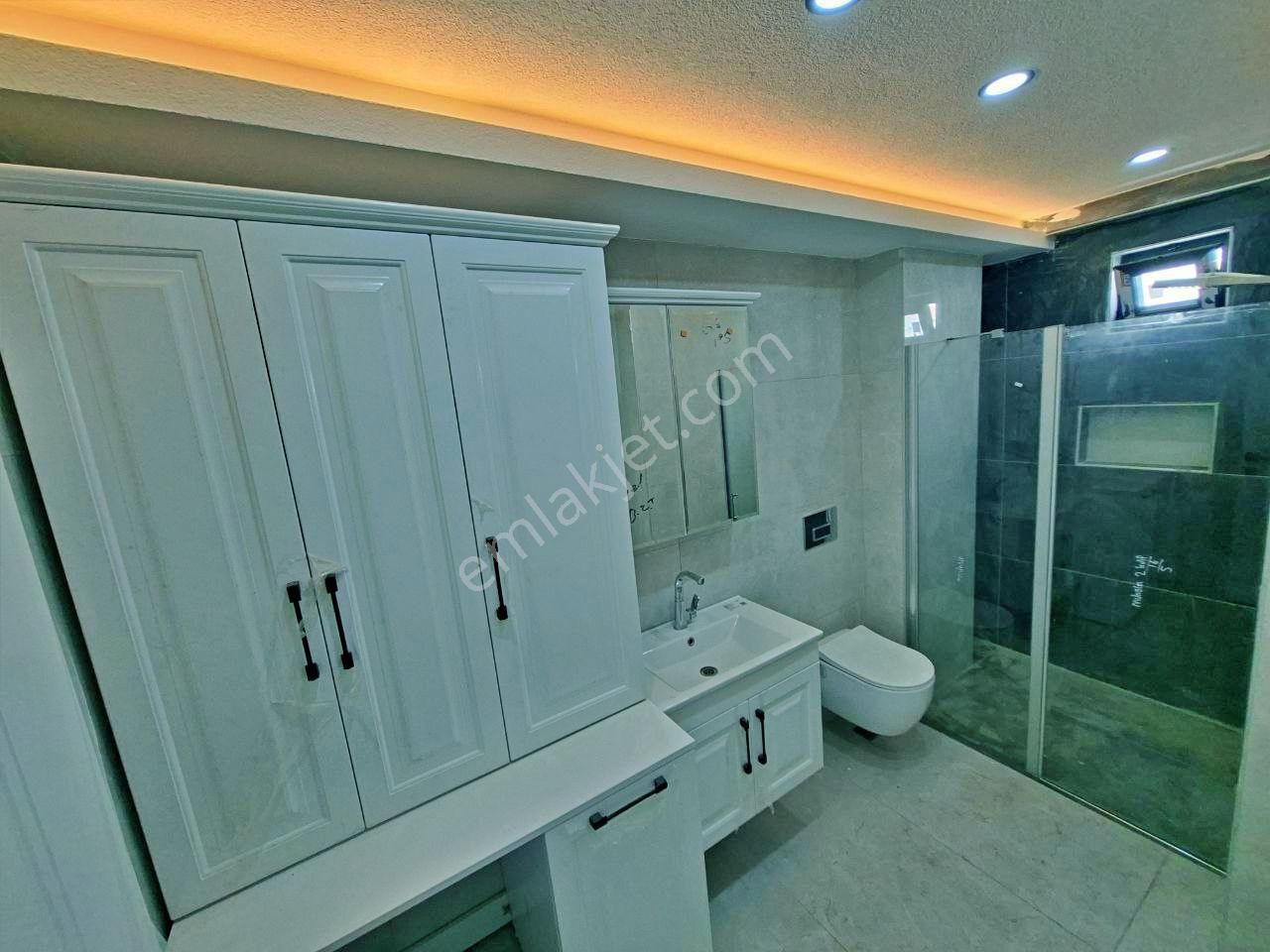 Uytundan Edremit Kadıköyde Özel Otoparklı Sıfır 3+1 Lüks Villa - Görsel 8