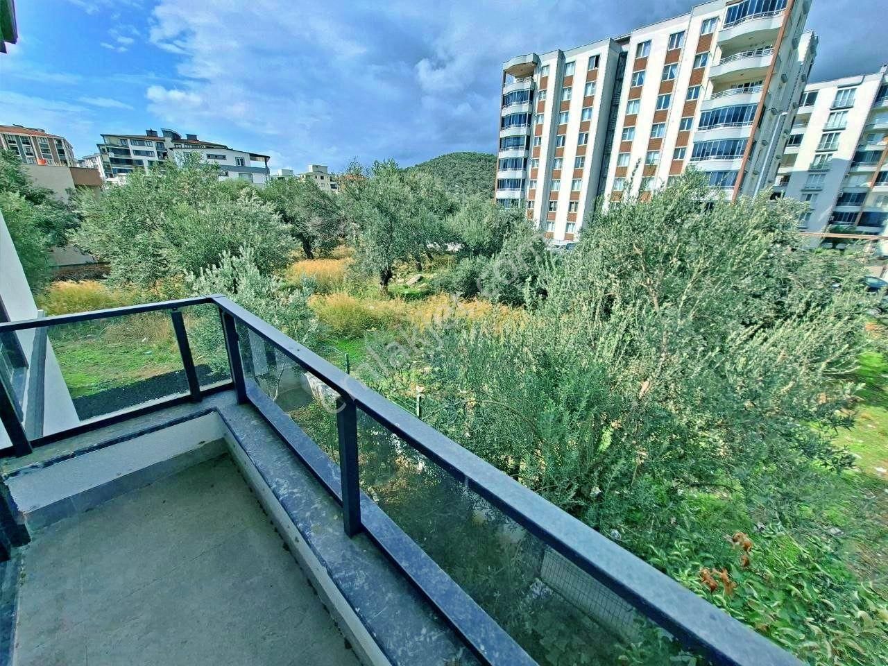 Uytundan Edremit Kadıköyde Özel Otoparklı Sıfır 3+1 Lüks Villa - Görsel 25