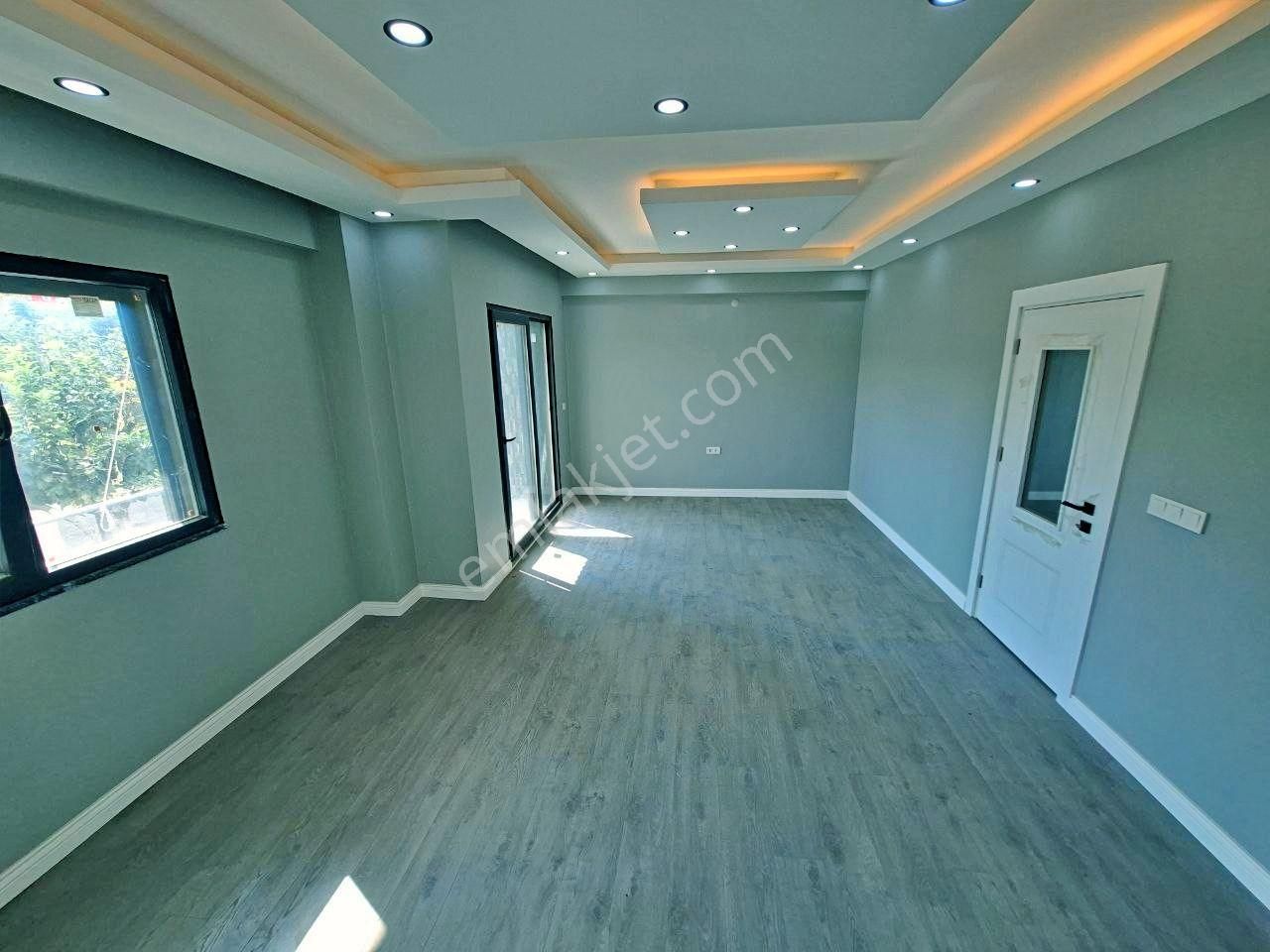 Uytundan Edremit Kadıköyde Özel Otoparklı Sıfır 3+1 Lüks Villa - Görsel 23