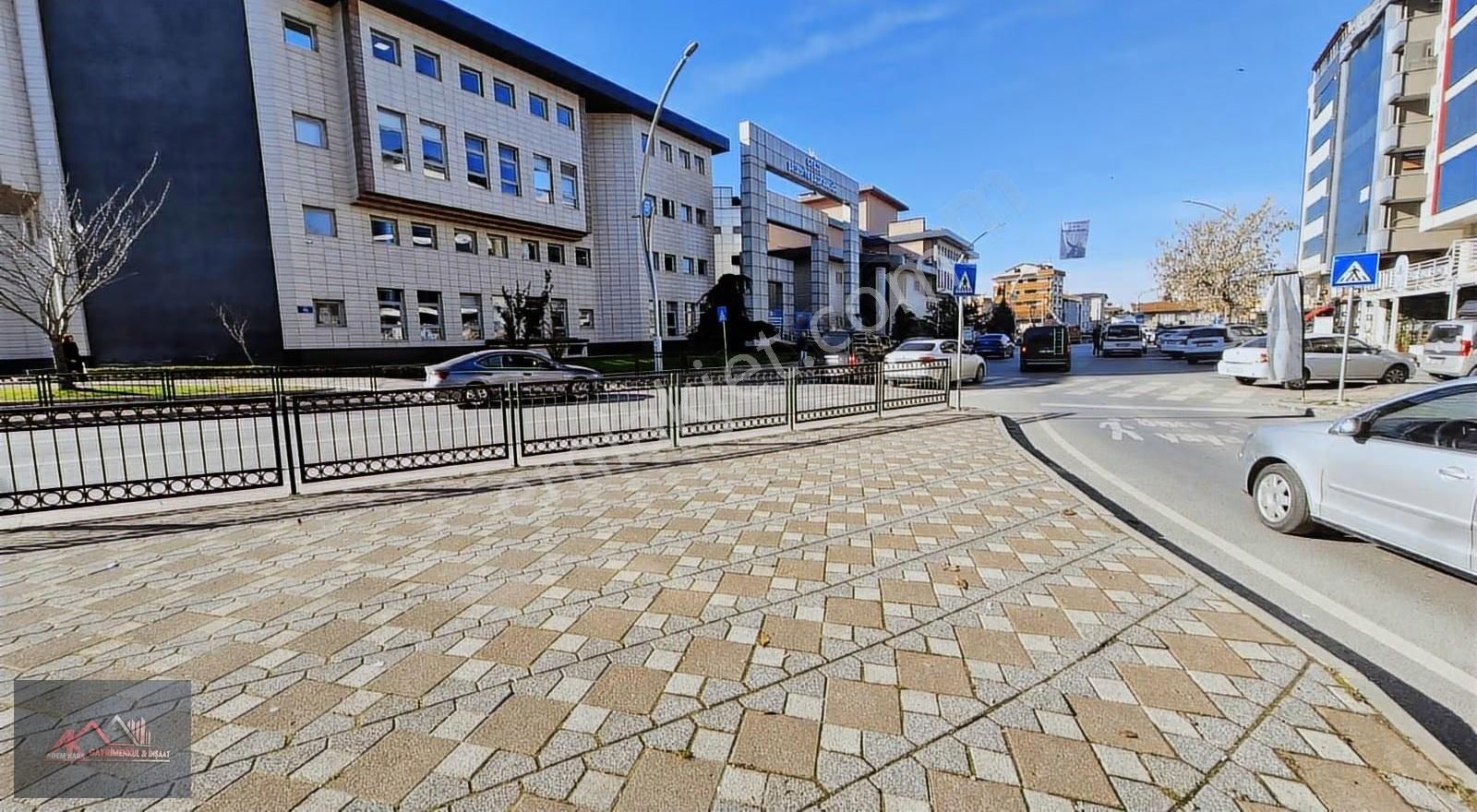 Gebze Belediye Binası Karşısı 65 M² Yüksek Çirolu Devren Kuruyeş - Görsel 2