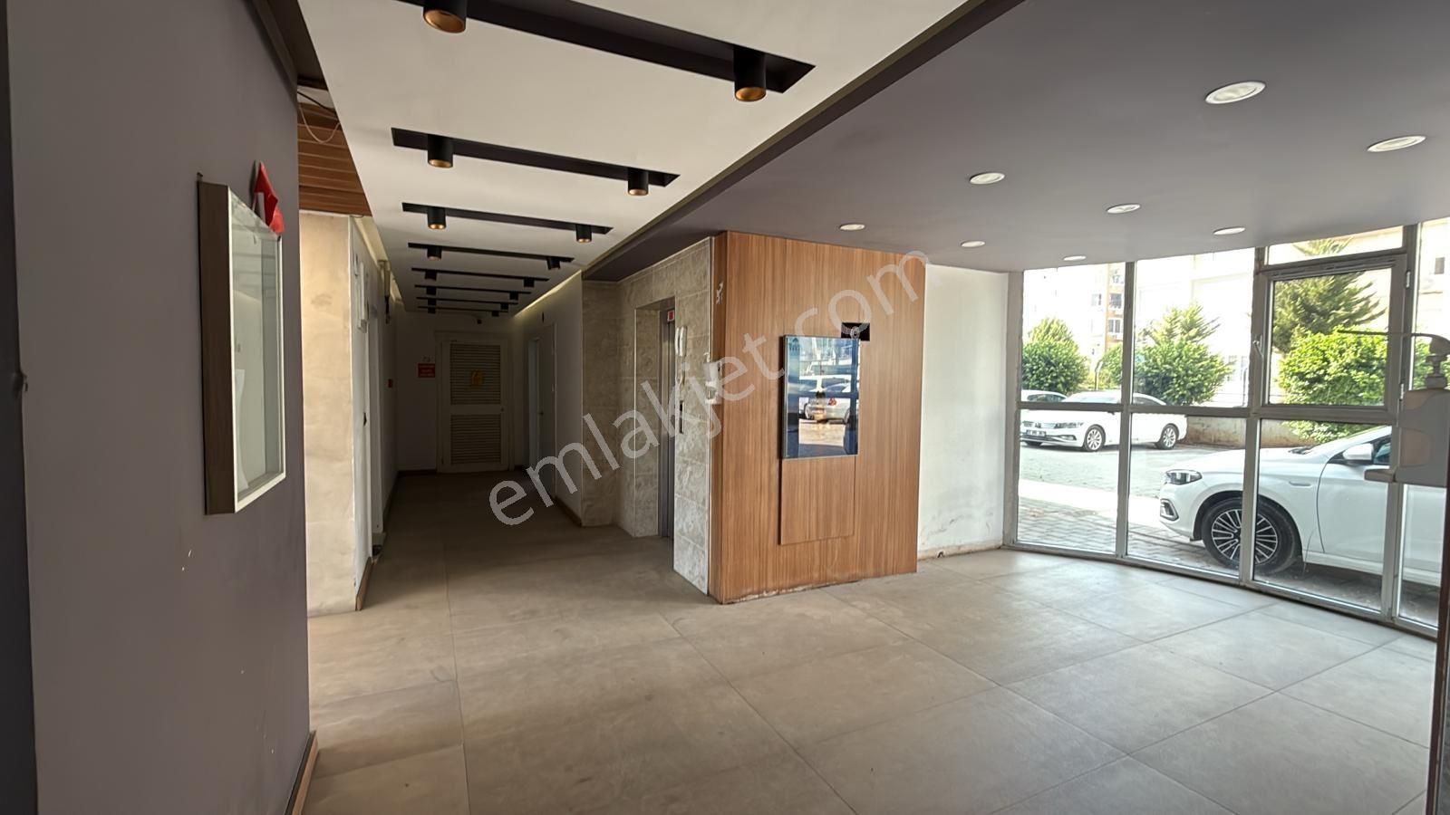 Parkeli Çift Banyolu Şehirin Merkezinde Otogara Yakın 2+1 - Görsel 14