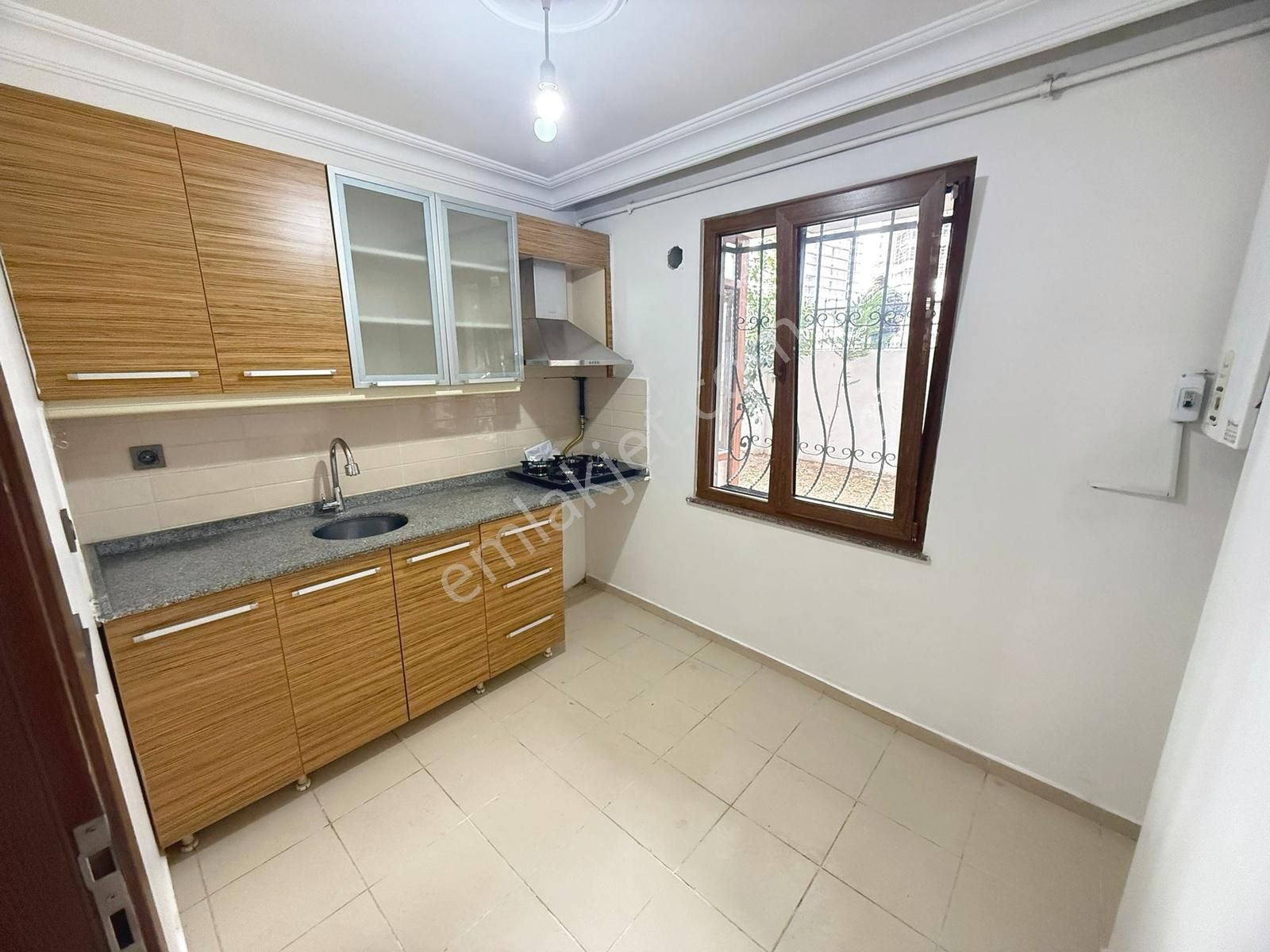 █ Konfor █ İdealtepe Metro'da, Ön Cephe Ayrı Mutfak Balkonlu 2+1 - Görsel 9