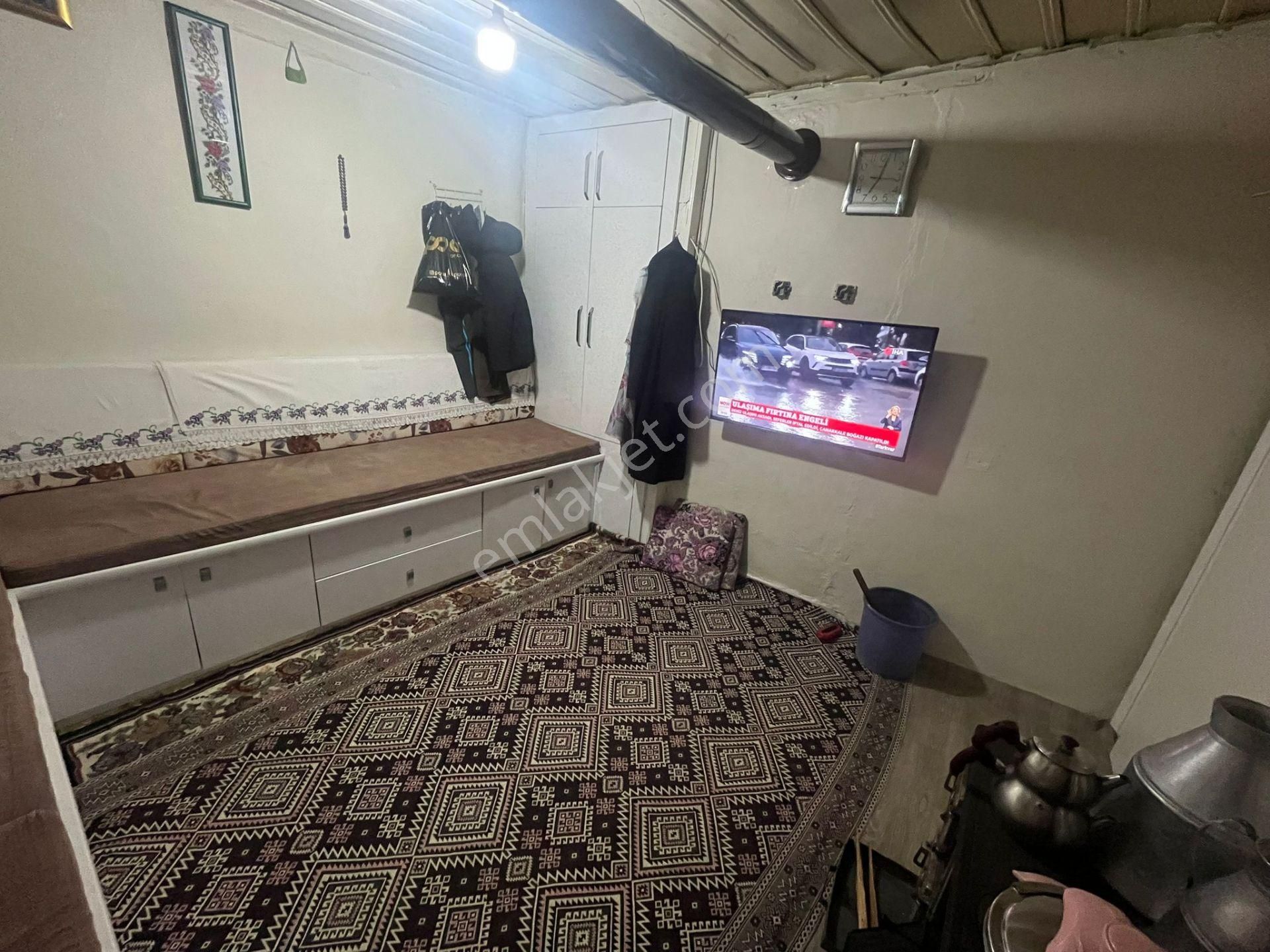 Deniz Yiğit Emlak'tan Mecidiye Mahallesinde Satılık 2 Katlı Bahçeli Müstakil Ev - Görsel 6