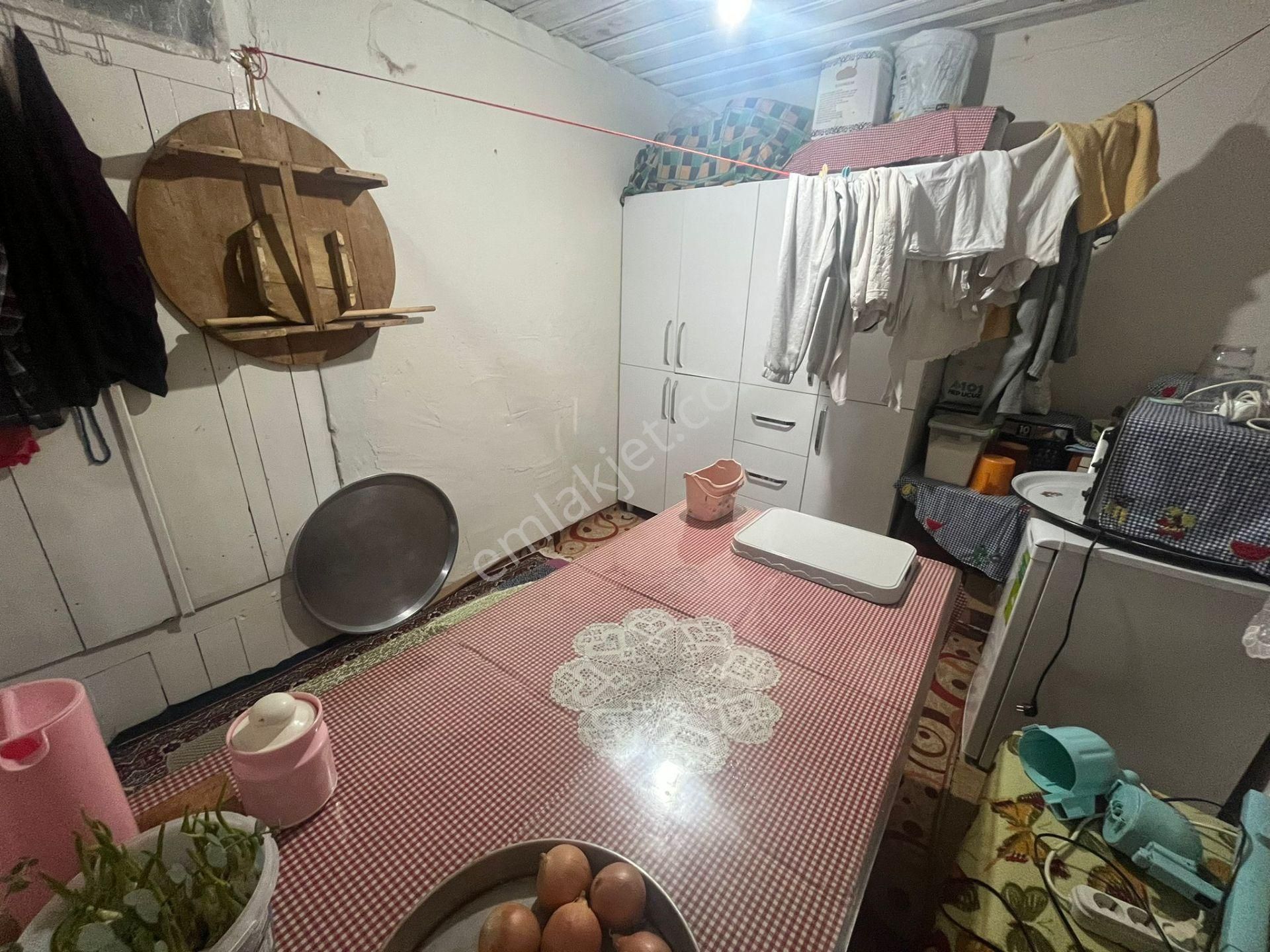 Deniz Yiğit Emlak'tan Mecidiye Mahallesinde Satılık 2 Katlı Bahçeli Müstakil Ev - Görsel 15