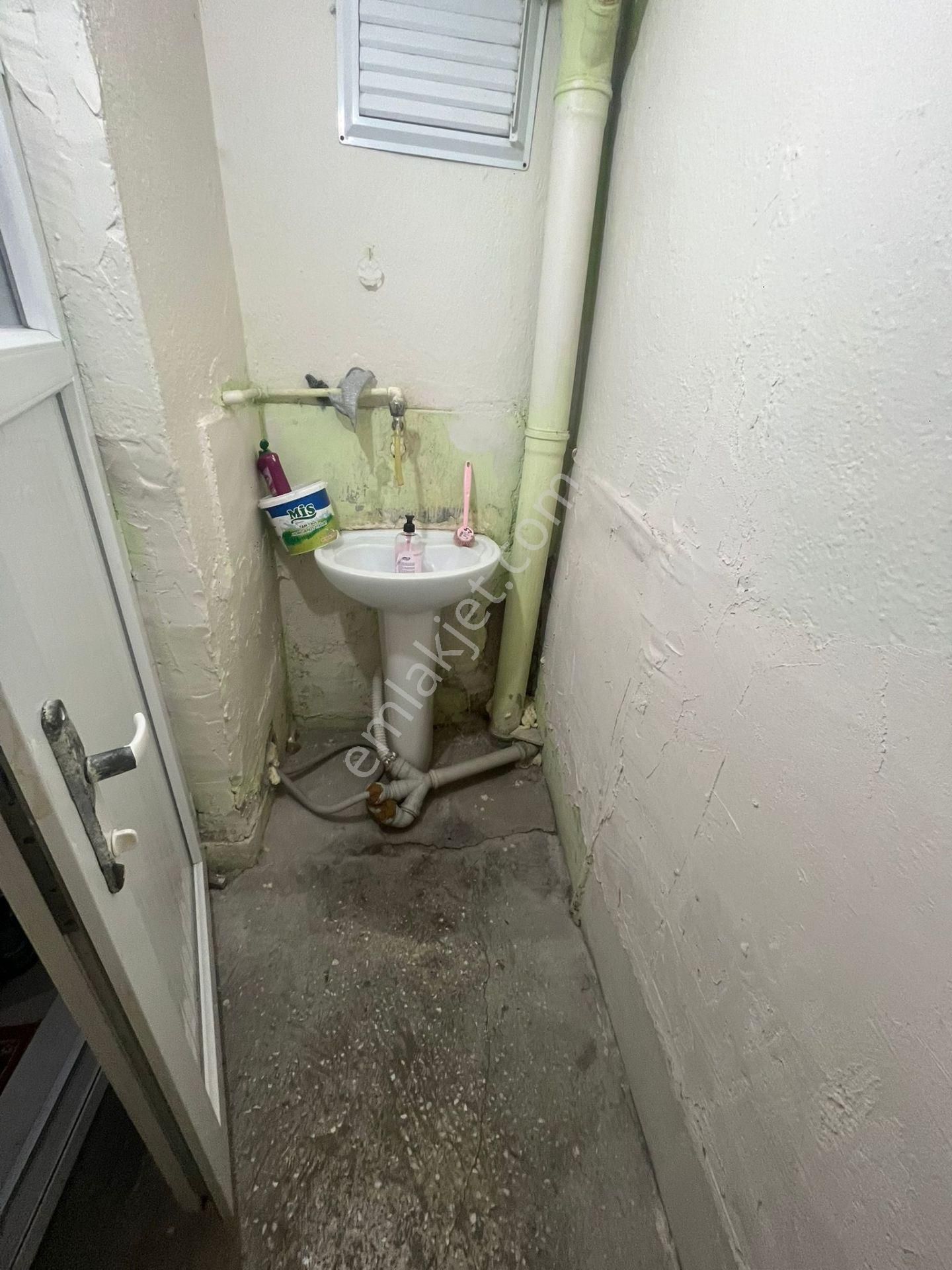 Deniz Yiğit Emlak'tan Mecidiye Mahallesinde Satılık 2 Katlı Bahçeli Müstakil Ev - Görsel 24