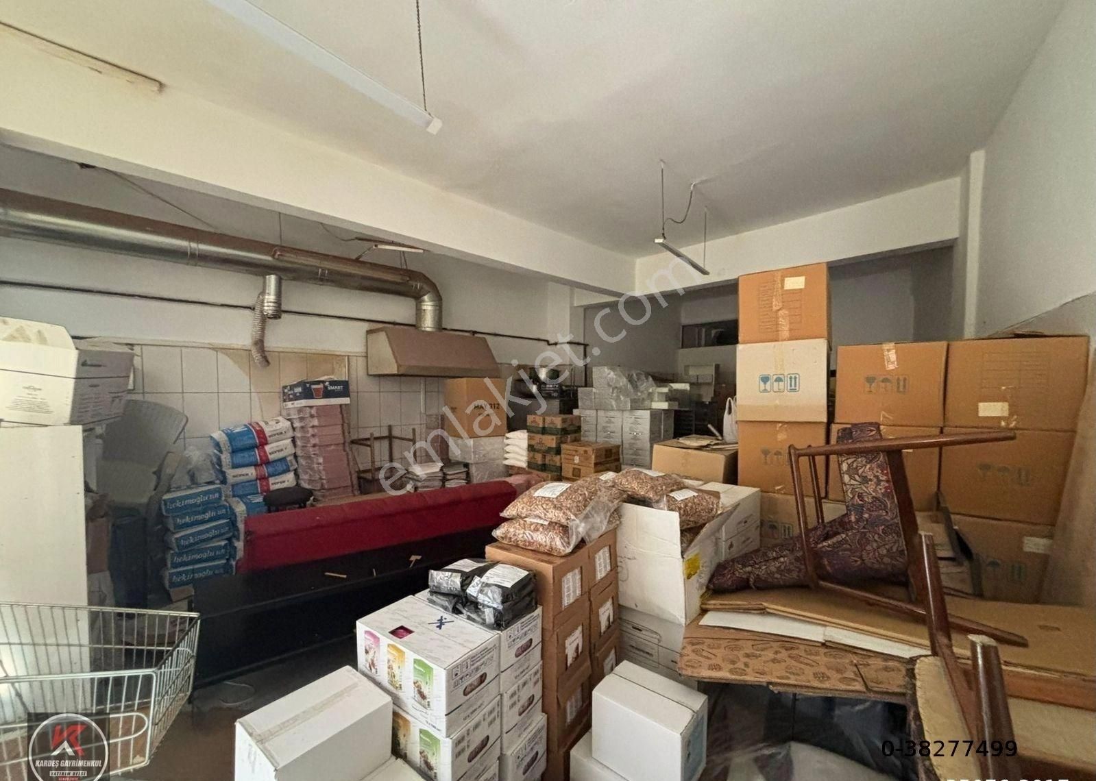 Merkezde Kaçırılmayacak Fırsat ! 4 Temmuz Mahallesi’nde 100 M² Geniş Vitrinli Satılık Ticari Dükkan - Görsel 10